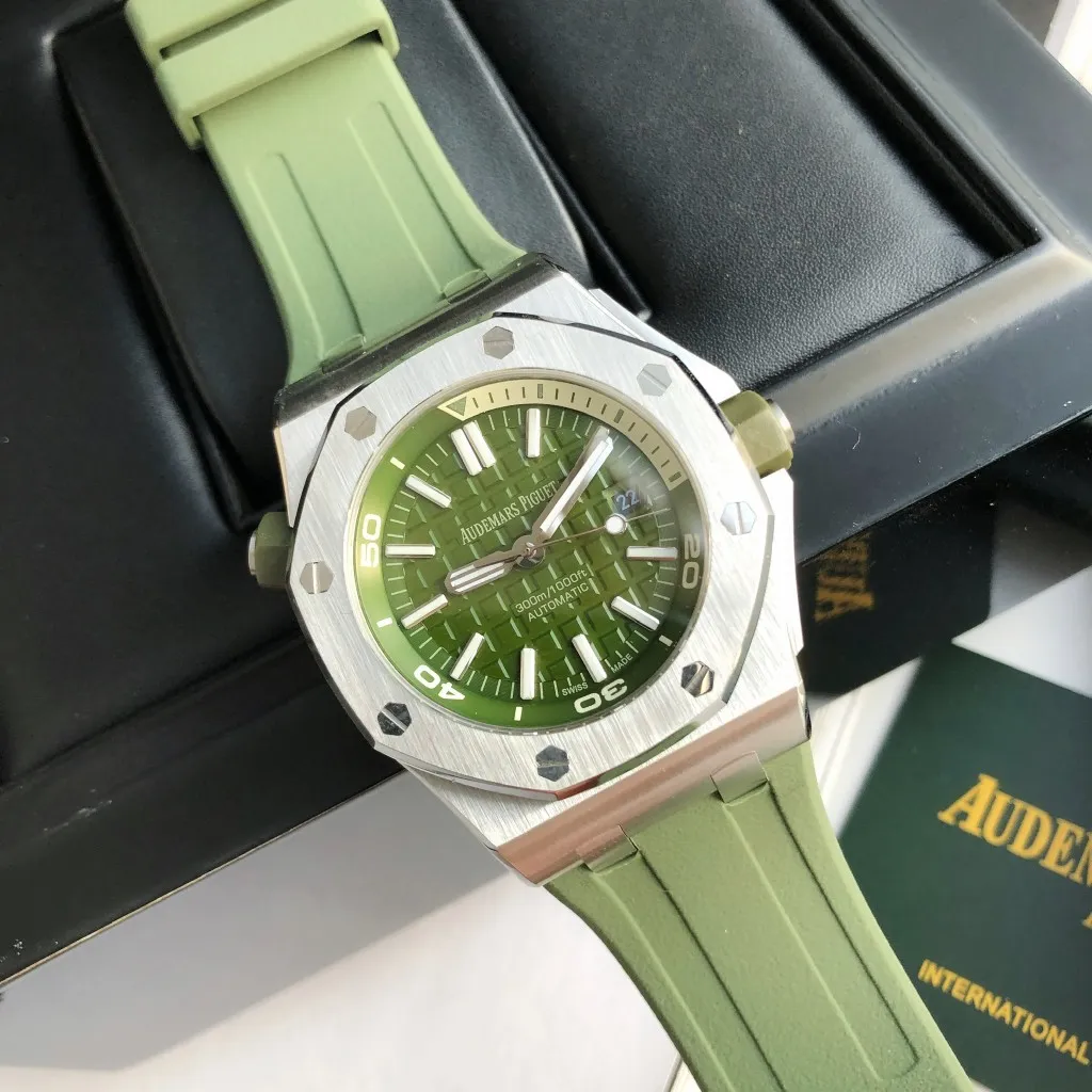 【High-end replica】💰1160! 【Customized all-in-one machine】💰1720! The 2023 heavy new product [color] Audemars Piguet Royal Oak Offshore men's sports watch has the same quality standards as always, with a sapphire mirror, a new Citizen movement, and is deeply waterproof. [Movement] The product still adheres to the high cost performance, using the 💯 brand new original Japanese imported Citizen 9015 all-in-one automatic mechanical movement [Case] ​​The case is made of 316 fine steel Lassa white flawless lines with clear and smooth lines, the octagonal ring mouth is equipped with eight screws and the bezel is bright and eye-catching, size 42mm/12mm [Literal] It adopts a large plaid text, which is bright and contrasting in the sun. [Watch Chain] The big manufacturer simultaneously imported the rubber watch strap with the original large pin buckle!