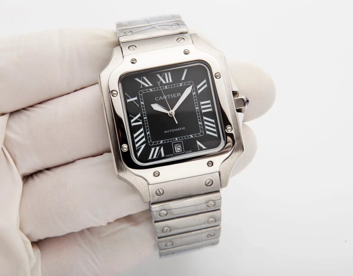 【High-end replica】💰1300! 【Customized all-in-one machine】💰1900! Santos, one of Cartier's most classic series Brand: Cartier Santos series (men's watch) Strap: Stainless steel strap Case: Made of 316 stainless steel Movement: (Imported 9015 movement, accurate travel time, stable movement 0 repairs) Size: Width 47.5/39.8mm thick 12mm men's watch) Same style in Xiaohongshu, same style in Douyin Live (focus on original new machines) Focus is an attitude, produced by JH!