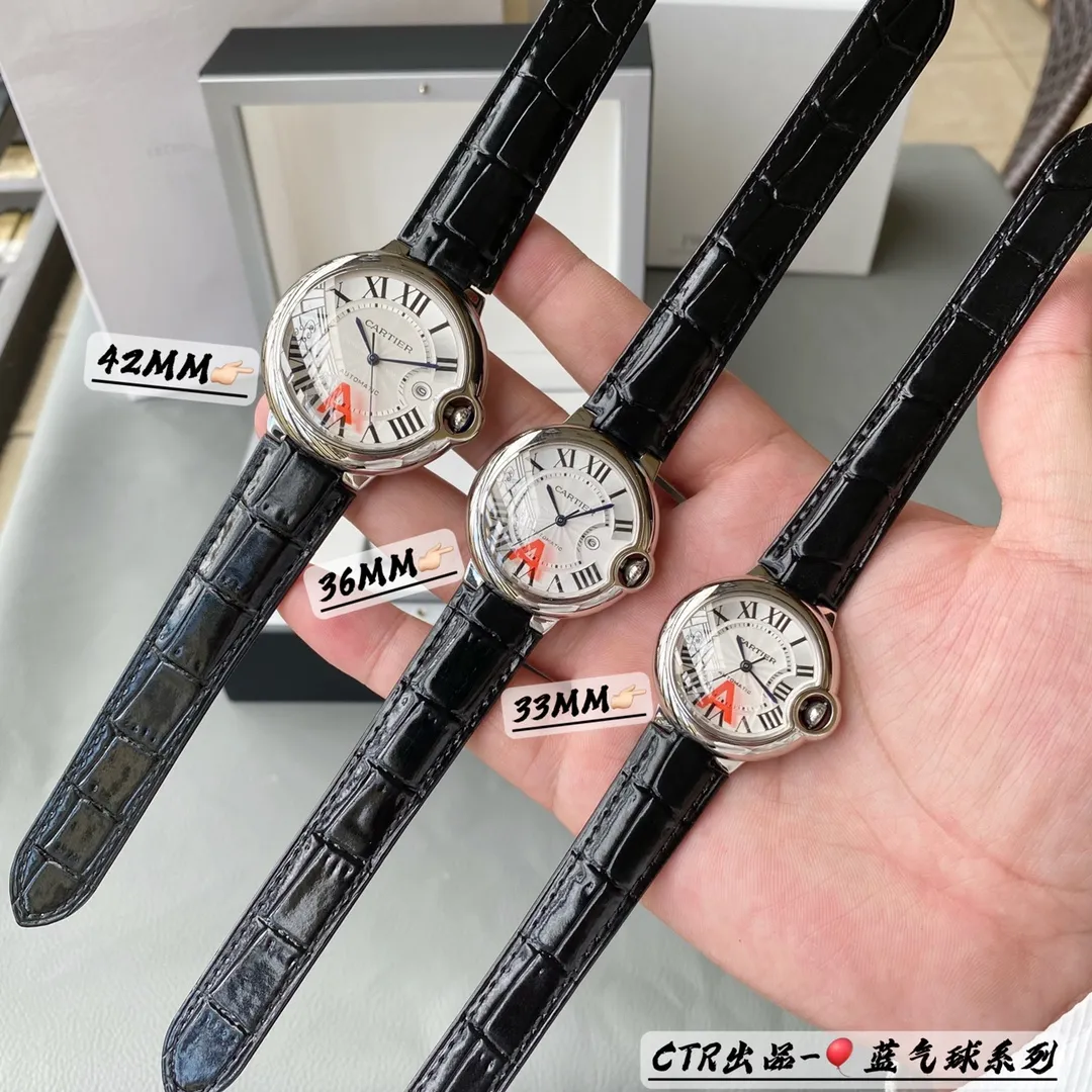 【High-end replica】💰1080! 【Customized all-in-one machine】💰1920! Cartier Blue Balloon Series Produced by CTR - the highest quality single product at the most affordable price. The CTR One Blue Balloon series has a full range of colors. The Blue Balloon watch is famous for its delicate style and elegant style in the Cartier watchmaking industry. Of course, this watch must have such characteristics. The color of the stainless steel case makes the watch as light as a balloon, and the blue crown seems to have disobediently deviated from the original planned trajectory, like a playful couple. The Roman numeral time scales on the dial look retro and deep, decorated with guilloche patterns and sword-shaped hands. The entire watch gives people a delicate and considerate feel. Isn’t this what couples need? Built-in: imported 9015 all-in-one fully automatic mechanical movement Glass: imported high-grade sapphire glass "finely polished with crescent notches" and "fish eye effect clearly visible" Waterproof: 0️⃣highly waterproof Pointers: burnt steel blue pointer color 🔥Top product, high quality products constantly🔥The pictures are actually taken for a customized all-in-one machine!
