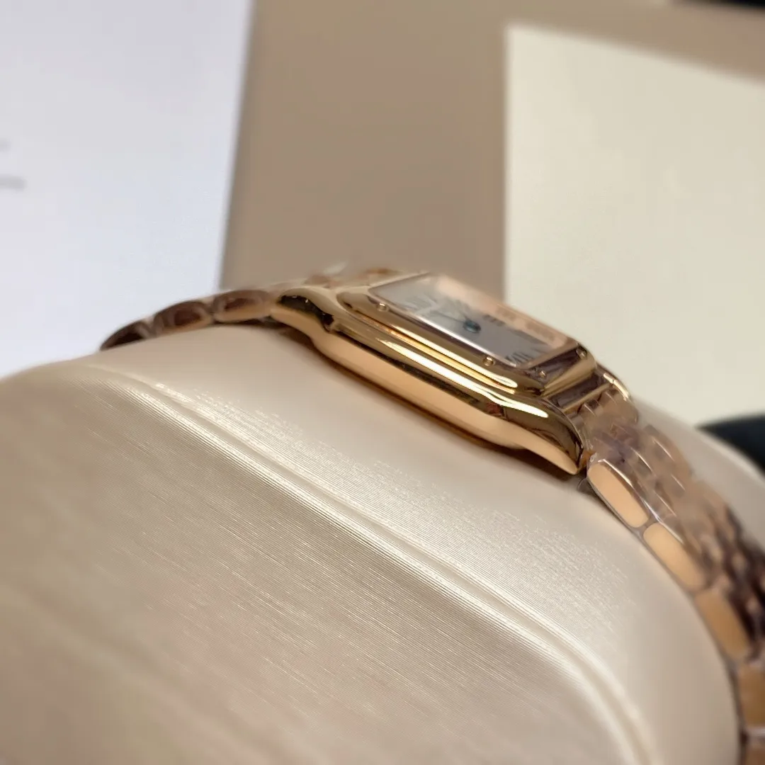 2021 Summer New Style 𝐯𝐜𝐚 𝐅𝐚𝐜𝐭𝐨𝐫𝐲 Produced by Cartier Cheetah without handle Brand: 𝐂𝐚𝐫𝐭𝐢𝐞𝐫·Cartier™️ Series: 𝐏𝐀𝐍𝐓𝐇𝐄𝐑𝐄 𝐃𝐄 (Japanese バージョン) Movement: Swiss quartz Size: 𝟐𝟐/𝟑𝟎𝐦𝐦 small, 𝟐𝟕/𝟑𝟓𝐦𝐦 medium Material: 𝟑𝟏𝟔 stainless steel Button: original pull button Function: hour hand