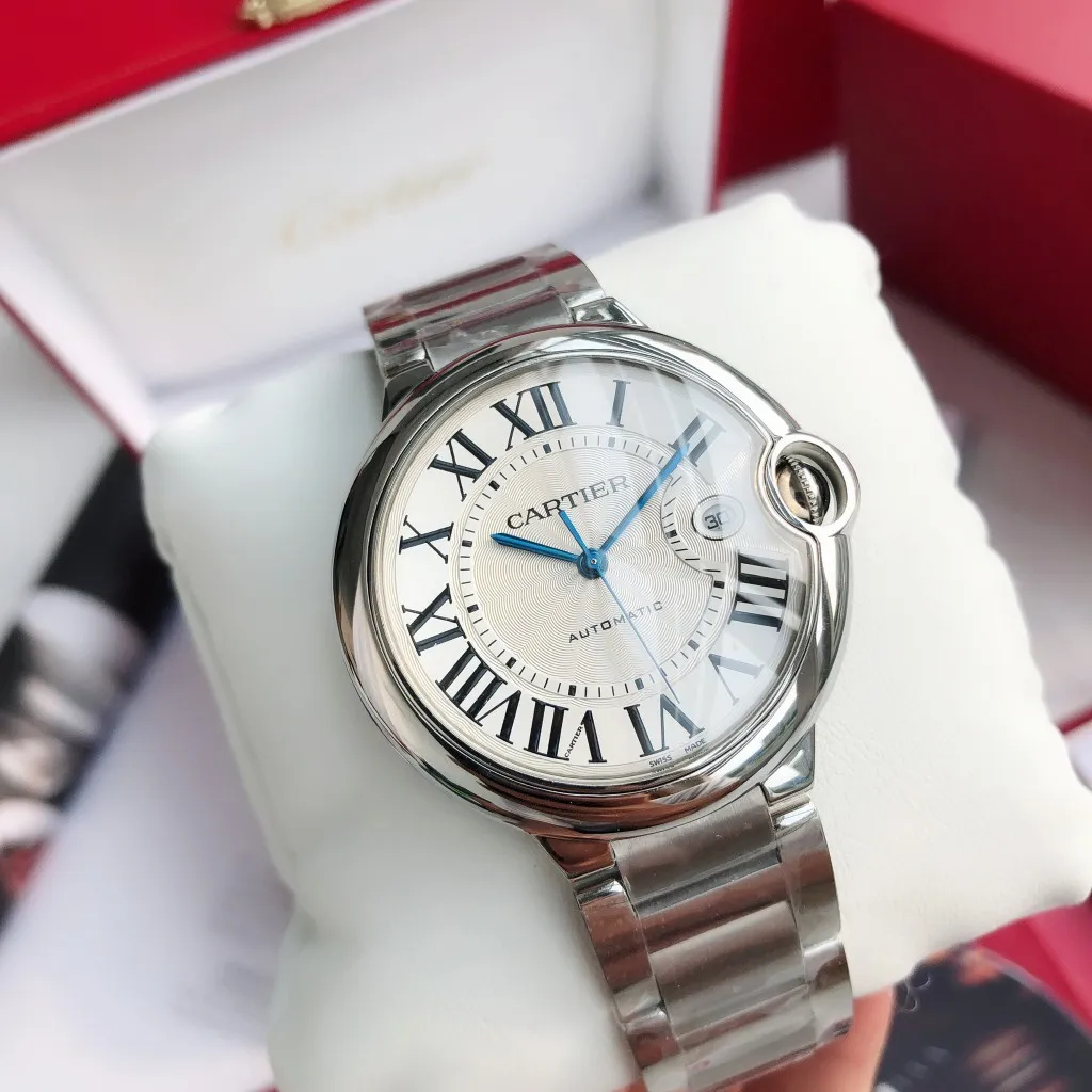 [High-end replica] 💰1080 men and 560 women! [Customized all-in-one machine] 💰1920 men and 1180 women! Cartier Blue Balloon 33mm, 42mm Couple Matching Blue Balloon [Color] More beautiful combinations are waiting for you to discover [Upon appearance, heavily honed] After many years of long-term development, it has finally become a sharp weapon, the first choice for love, a hot-selling hot model [Color] The 42mm men's model of the Blue Balloon series is equipped with imported 9015 all-in-one machine movement, and the details of the shell appearance are exquisite and beautiful The 33mm women's model is equipped with the original Seiko NH05 movement, which is as thin as 10.8mm, slender and round, and vividly reproduces the essence of the original genuine product. Based on the above-mentioned details, the overall shell shape and appearance lines are beautiful and highly integrated, integrating multiple high-end craftsmanship!