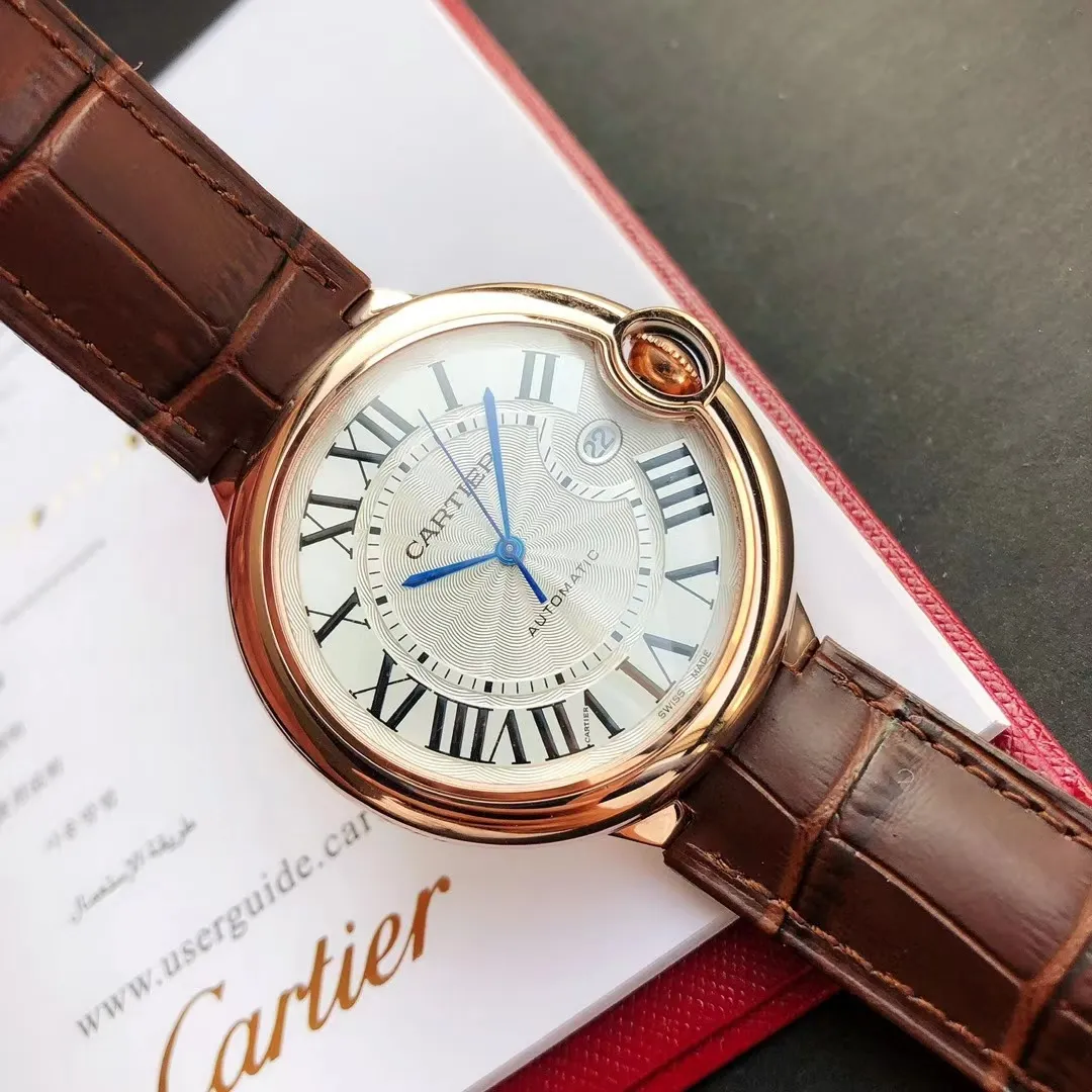 【High-end replica】💰1120! 【Customized all-in-one machine】💰1920! Cartier Blue Balloon [Cross-border peak, replica of the original version] GD quality control ingenuity creates a classic model - the Cartier Blue Balloon 42mm series is a one-to-one replica of the original version, sleek and elegant, showing nobility. [Case] ​​The case size is synchronized with the original 42/13mm 316L stainless steel case, which is extremely polished and shiny. The level of detail is no less than the original, perfectly embodying the unique charm of the original. [Movement] Equipped with the imported Citizen 9015 movement, the parameters are synchronized with the original ones, and can be simultaneously upgraded to the Swiss ETA machine. It has accurate travel time, delicate winding feel, and the time adjustment direction is synchronized with the original ones. [Strap] It is equipped with a first-layer cowhide strap imported from Italy and a top-grade 316L stainless steel strap to choose from. The steel belt is exquisitely polished ⚠️ Please look for the exclusive quality produced by GD