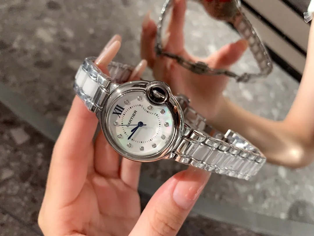 【High-end replica】💰1360! Cartier women's watch Blue Balloon, exquisite 33mm quartz watch, traditional three-hand design, starry sky running, time flowing, special craftsmanship with diamonds, perfect personality, paired with fish-eye glass, accurate travel time