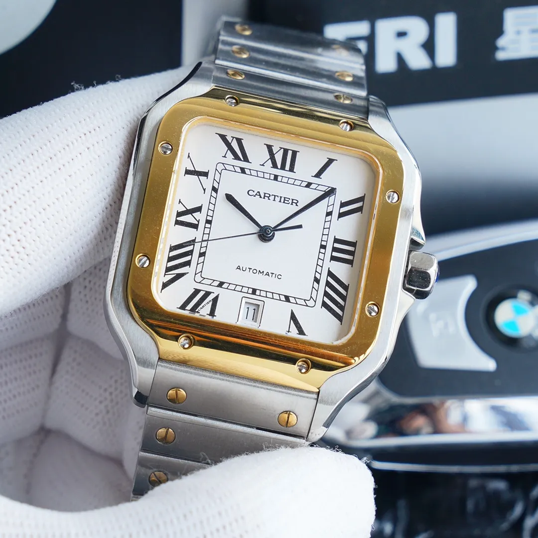 【High-end replica】💰1300! 【Customized all-in-one machine】💰1920! 【Top Replica】💰3700! Cartier's new Santos is a wonderful interpretation of the classic! Authentic mold opening, [Movement] adopts the Swiss 2824 self-winding movement, which is widely respected in the replica industry, with a diameter of 39.8×47.5×9.08, 316L stainless steel strap, sapphire mirror, 200 meters waterproof, top replica! A sincere work to create your own DNA. Welcome friends from all walks of life to taste it! Please look for the exclusive quality, this picture is a top replica real shot!