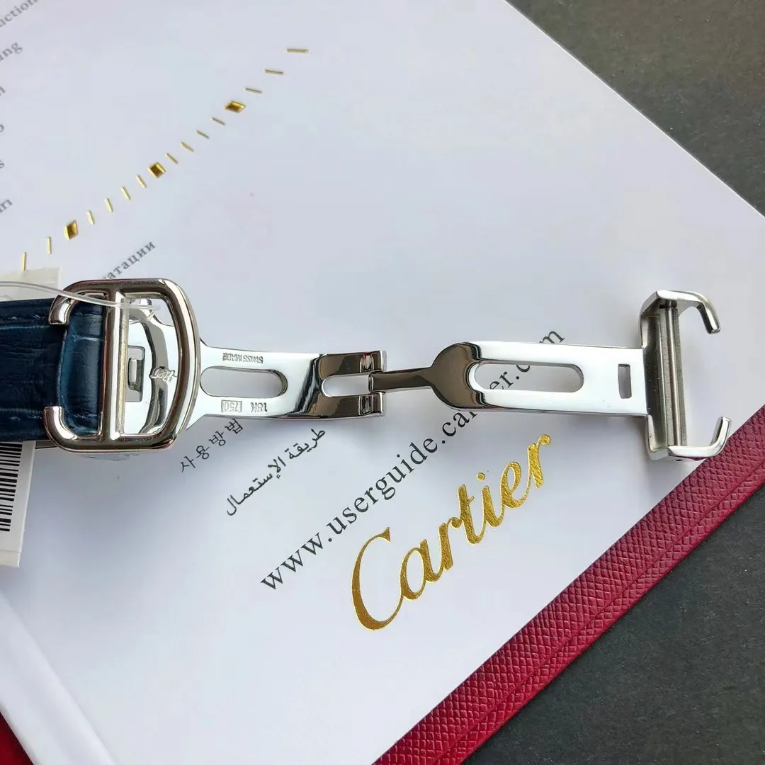 【High-end replica】💰1120! 【Customized all-in-one machine】💰1920! Cartier Blue Balloon [Cross-border peak, replica of the original version] GD quality control ingenuity creates a classic model - the Cartier Blue Balloon 42mm series is a one-to-one replica of the original version, sleek and elegant, showing nobility. [Case] ​​The case size is synchronized with the original 42/13mm 316L stainless steel case, which is extremely polished and shiny. The level of detail is no less than the original, perfectly embodying the unique charm of the original. [Movement] Equipped with the imported Citizen 9015 movement, the parameters are synchronized with the original ones, and can be simultaneously upgraded to the Swiss ETA machine. It has accurate travel time, delicate winding feel, and the time adjustment direction is synchronized with the original ones. [Strap] It is equipped with a first-layer cowhide strap imported from Italy and a top-grade 316L stainless steel strap to choose from. The steel belt is exquisitely polished ⚠️ Please look for the exclusive quality produced by GD