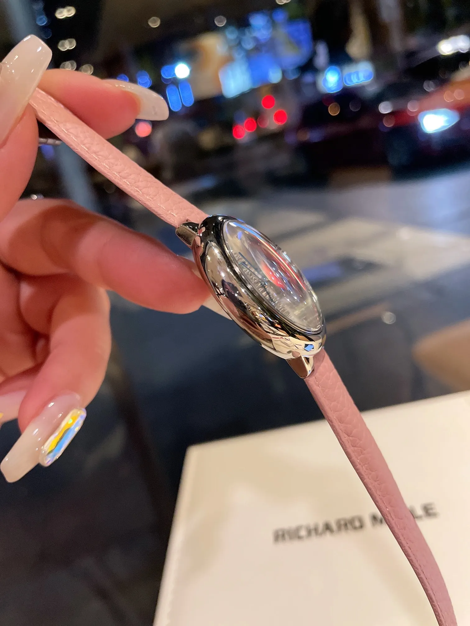 【High-end replica】💰1240! Cartier full diamond women's watch ✔️The most popular color, a perfect healing color/very temperamental color, the pebbled leather has just the right saturation, the delicate sheepskin is super soft and comfortable to wear. The key is the super showy white color❗️ Cartier blue balloon with diamond surface💎Gold is luxurious and noble. The real thing is super beautiful💋Swiss quartz size 36mm. Highly recommended to buy [Wow]