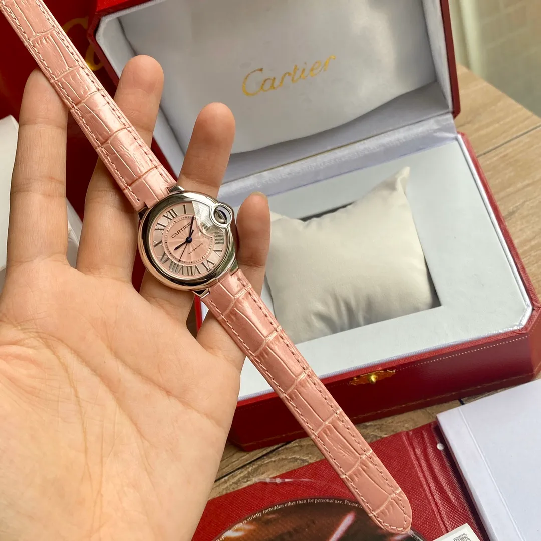 【High-end replica】💰1720! Cartier mechanical blue balloon, 33mm dial, please distinguish this from mechanical, mechanical, mechanical! Swiss imported ETA2671 movement, non-domestic performance ratio! The cost of machinery is many times higher than that of quartz, and the profit is not as good as that of quartz. But out of sentiment, after seeing various versions on the market, I decided to make the best version. It took more than half a year to search for original parts and movements, and I only came up with nearly a hundred of them! The next shipment will have to wait another half a year! The sapphire mirror dial, the deep blue spinel found throughout the factory and the original movement, the American alligator leather strap is the perfect heavyweight piece! So the details can stand up to careful consideration!