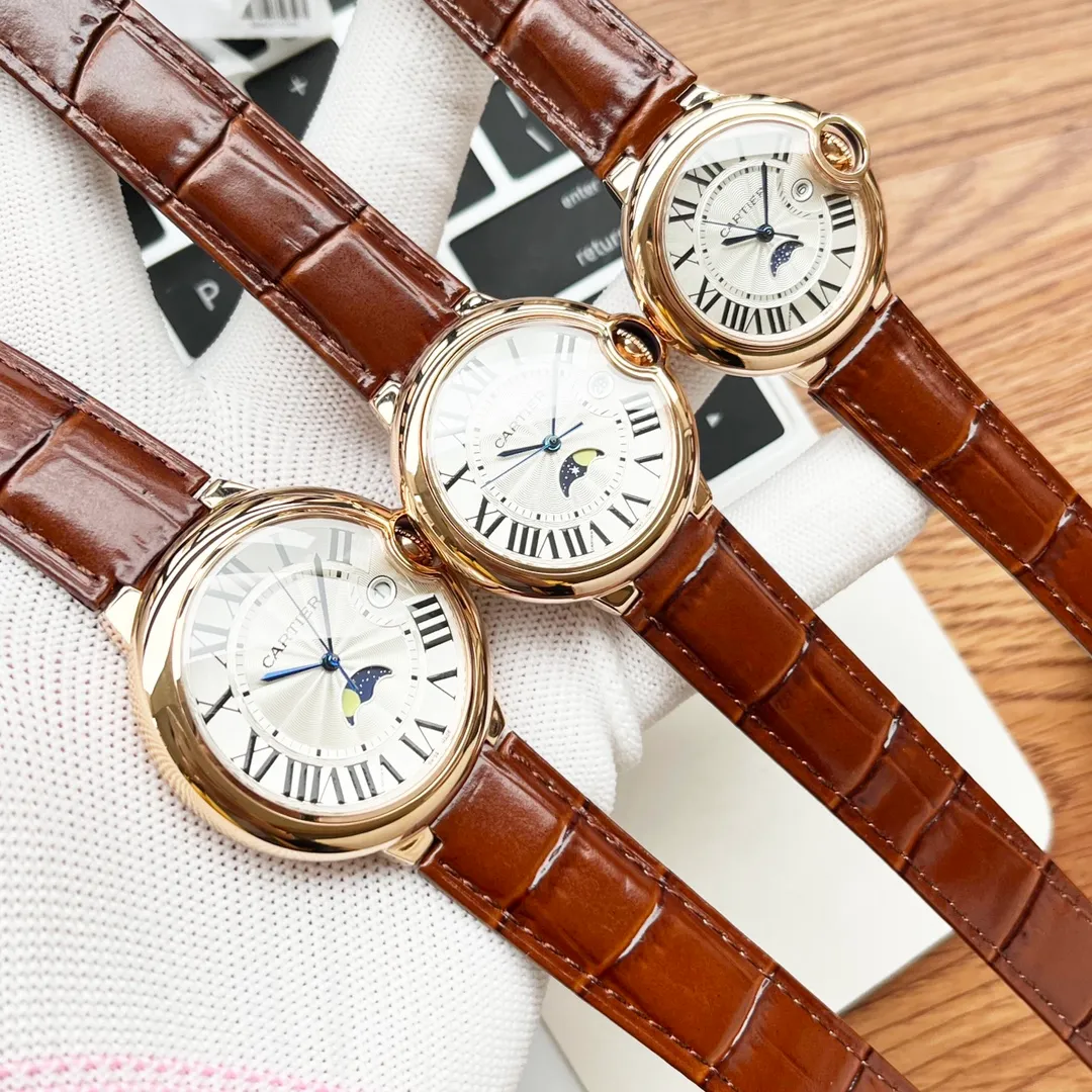 [High-end replica] 💰1720 each! Three sizes in one produced by Taiwan factory, size 33mm 36mm 42mm, Cartier Blue Balloon series: the latest quartz watch for couples, three-hand moon phase and star display, double sapphire glass mirror, 316 stainless steel case, steel blue sword-shaped hands, water drop fisheye effect sapphire mirror 3 o'clock glass opening🈷️Tooth reflection, Italian imported cowhide, 316 original steel belt, size 33mm 36mm42mm (bottom cover coded warranty card and hangtag three codes in one) individually packaged, Xiaohongshu recommends best-selling models, Douyin live broadcast popular models come to Long