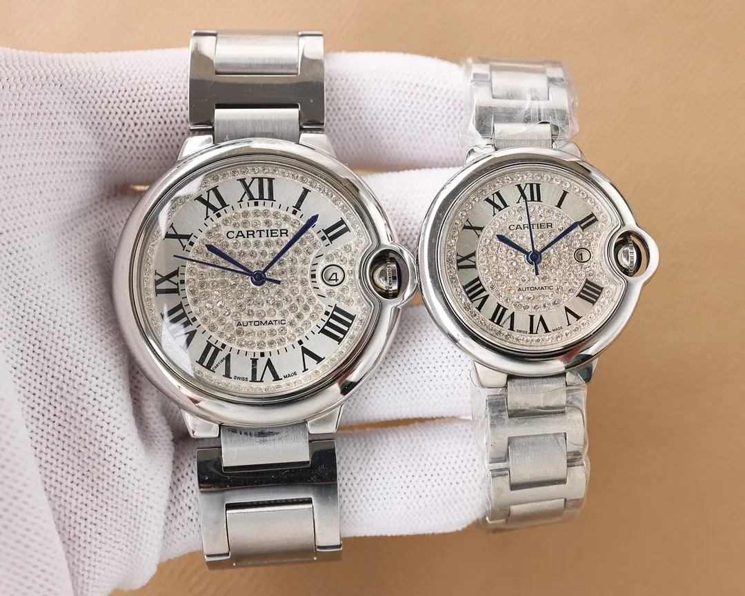 The classic Cartier basket balloon series is shipped with stars! 🎈Couple watch👫, can be equipped with steel belt, crocodile leather, etc., equipped with original imported fully automatic mechanical movement, (zero repair)...Swiss machine quality is 100% super waterproof, using 316 stainless steel case, sapphire mirror, PVC vacuum plating that does not fade💪beautiful gloss, high-end atmosphere, durable and comfortable! The diameter is 42mm for men and 33mm for women. Welcome to forward and order! [Love][Fist][Fist][Handshake][Handshake