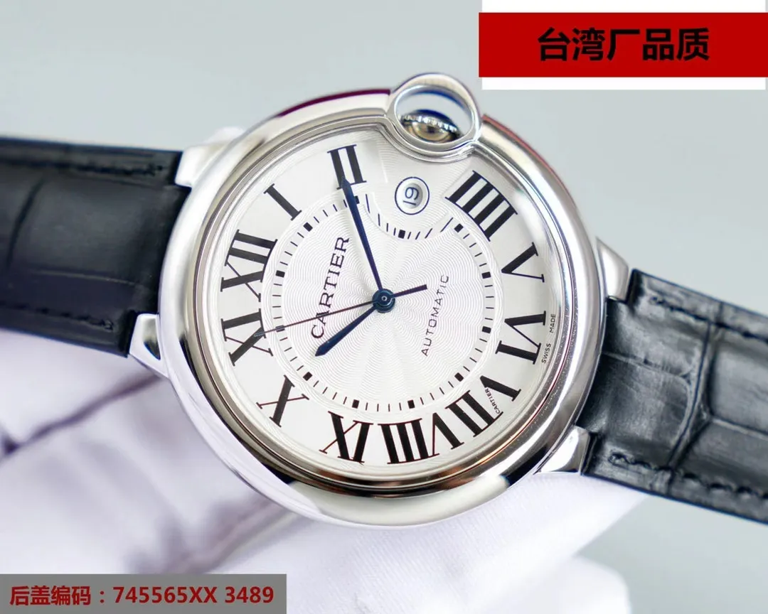 【High-end replica】💰1720! This series of watches is famous for its delicate style and elegant style in the Cartier watchmaking industry. Of course, this watch must have such characteristics. The color of the stainless steel case makes the watch as light as a balloon, and the blue crown seems to have disobediently deviated from the original planned trajectory, like a playful couple. The Roman numerals on the dial look retro and deep, decorated with guilloche patterns and sword-shaped hands. The entire watch gives people a delicate and considerate feel. Isn’t this what couples need? Built-in: Upgraded version of Japanese Citizen modified deck fully automatic mechanical movement. It also has Swiss quartz, water drop (fish eye bubble) sapphire glass mirror, highly waterproof, burnt steel blue pointer color, curvature shape of the crown