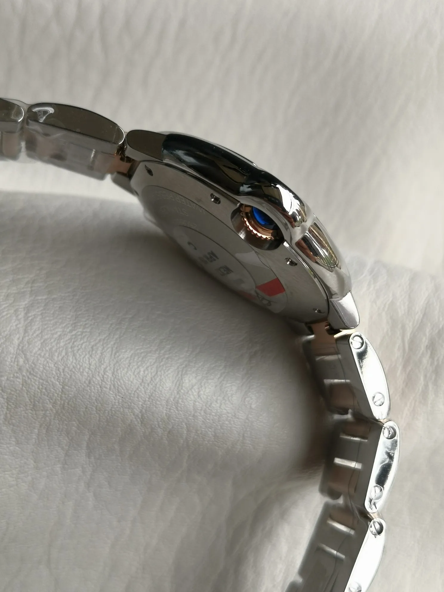 【High-end replica】💰1160! Taiwan factory 💰1760! Top replica 💰Private chat! Cartier Blue Balloon series watch (guilloché dial, sword-shaped blue steel hands, quartz, 33mm), pays tribute to the retrograde, God bless the world! This picture was taken as a top-notch replica!