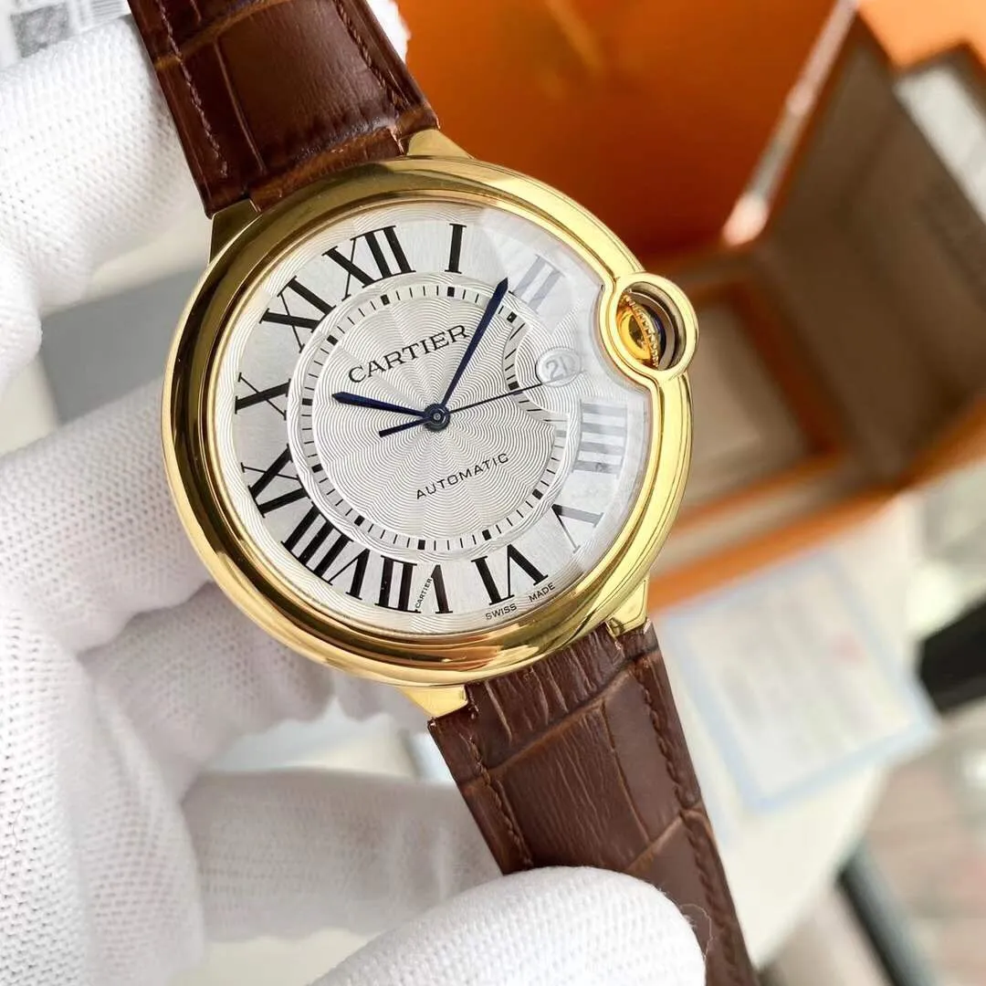 【Top replica】💰2800! CARTIER Cartier Blue Balloon, men's size ~ 42mm, the same shell and strap at the counter, and even every accessory can be interchanged with the genuine product, fully automatic mechanical movement, consistent with the counter, each piece has an independent identification number, double-shaped sapphire crystal fish-eye glass, high-definition sun pattern silver-plated panel, burnt steel blue needle quenched at 1600 degrees Celsius, drum-shaped head gems are fully penetrated by blue light, and are truly perfect in every detail!