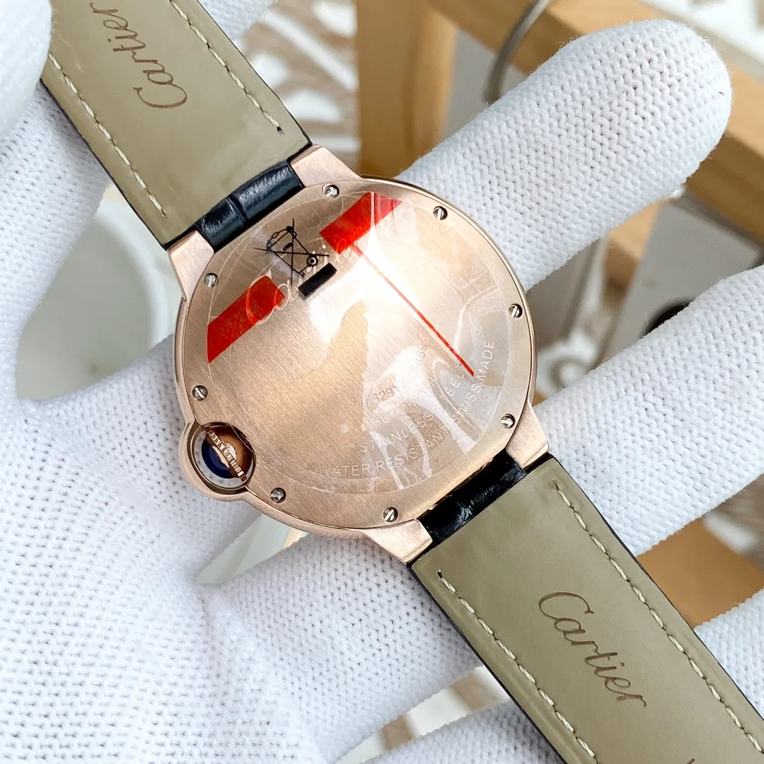 【Foreign Trade Import】💰1720! The Cartier Blue Balloon series and tourbillon mechanical women's watches are now on the market, exuding fashionable beauty. The operation of the movement flywheel is clear at a glance, showing nobility and luxury. Paired with imported Italian calfskin, it perfectly blends classicity and innovation. The diameter is 36mm wide and the thickness is 10mm🔥The top quality products are constantly produced🔥