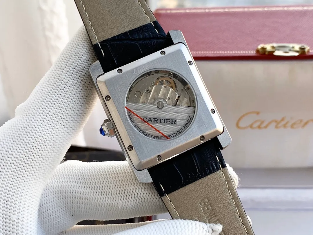 【Foreign trade import】💰1160! Cartier - Cartler🎉Tank Series Men's Watch Fully Automatic Mechanical Movement 316 Stainless Steel Case Mineral Glass Mirror Imported Calf Leather Strap Diameter 40mm Thickness 12mm The men's spirit represented by this watch: integrity, perseverance, fearlessness and loyalty to oneself. Whether it is a formal occasion or a daily outing, wearing it on the wrist shows your chic and gentlemanly style!