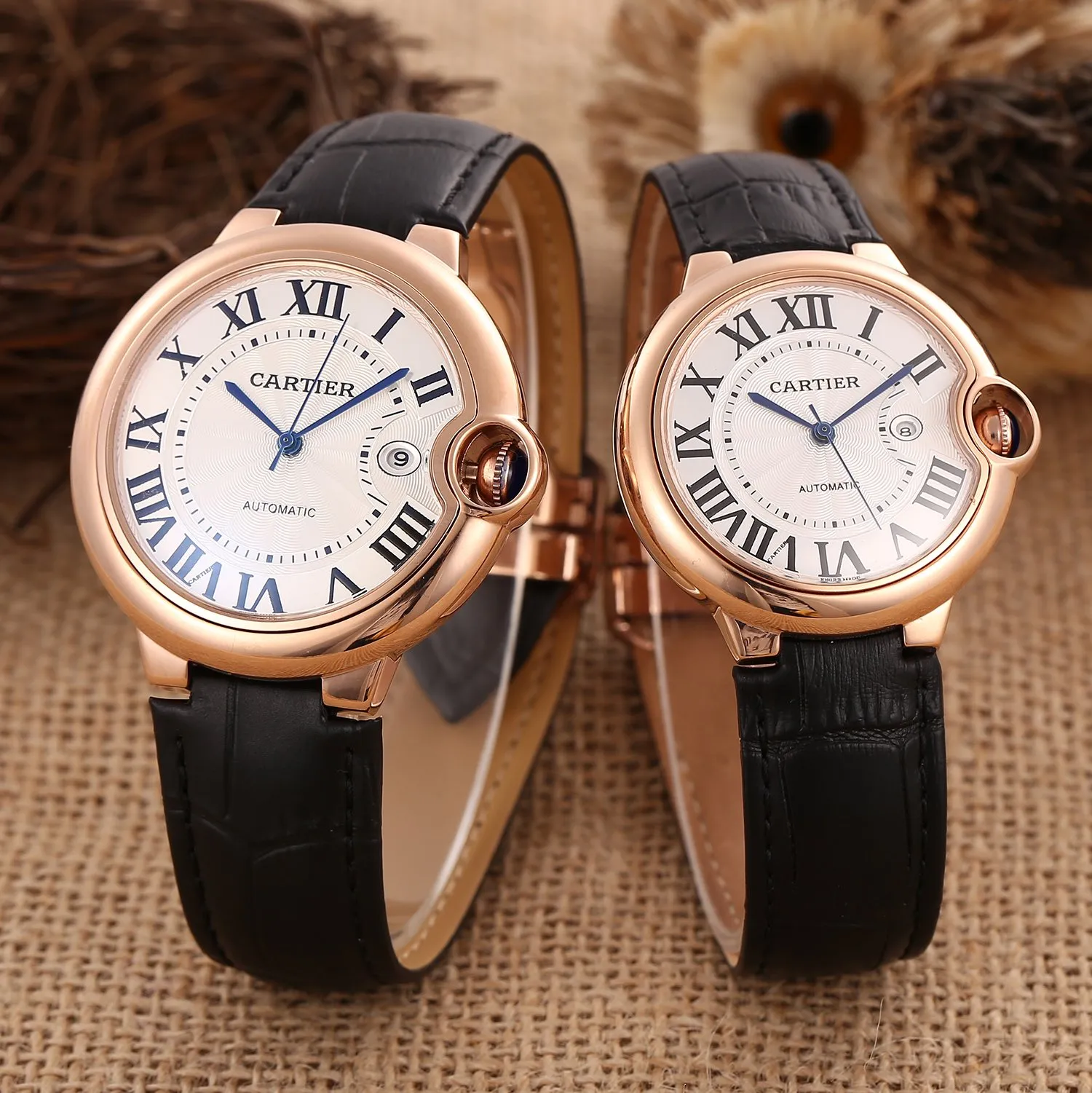 [High-end replica] 💰1080 yuan each.! Cartier Blue Balloon Series 🍂Type: 3-pin Blue Balloon series couple watch 🍂Strap: top fully automatic mechanical movement 🍂Movement: top fully automatic mechanical movement 🍂Mirror: top imported diamond film crystal mirror 🍂Size: large 42mm, medium 36mm, small 33mm