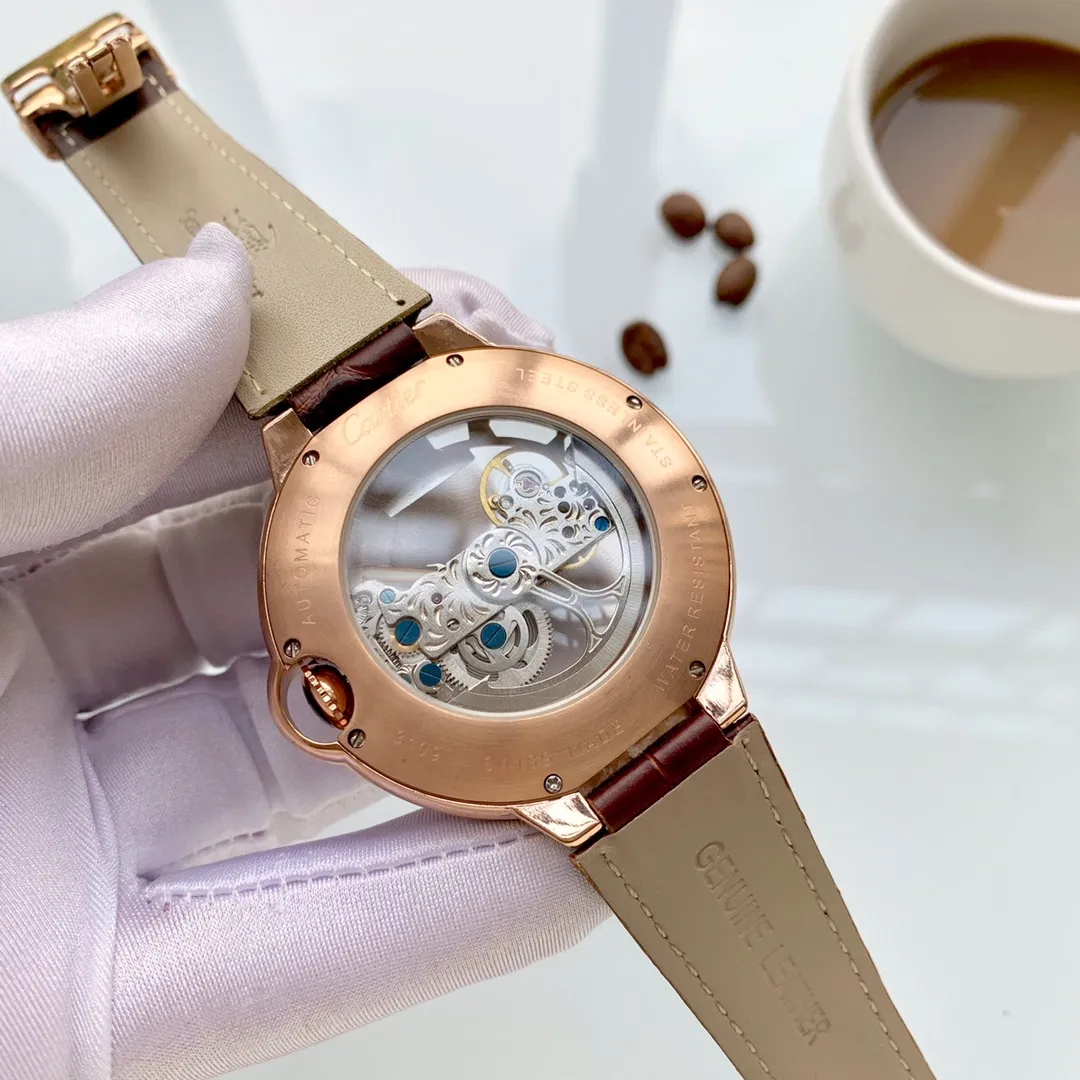 [Foreign trade import] 💰1520 Cartier (Exquisite and wise work) best design [福] [Type] Exquisite men's watch (more excellent) real man [福] (legendary sales) [Strap] Use genuine cowhide leather strap (more comfortable) and deeply loved [福] [Movement] Super top mechanical movement (more stable) Perpetual permanent [福] [Material] Mineral super strong mirror (more wear-resistant) super thick feeling [福] Smart style [Fu] Atmospheric design [Fu] Return of the King [Fu] [Size] 43mm in diameter and 12mm thick Smart launch! Welcome to reprint [post] [post]