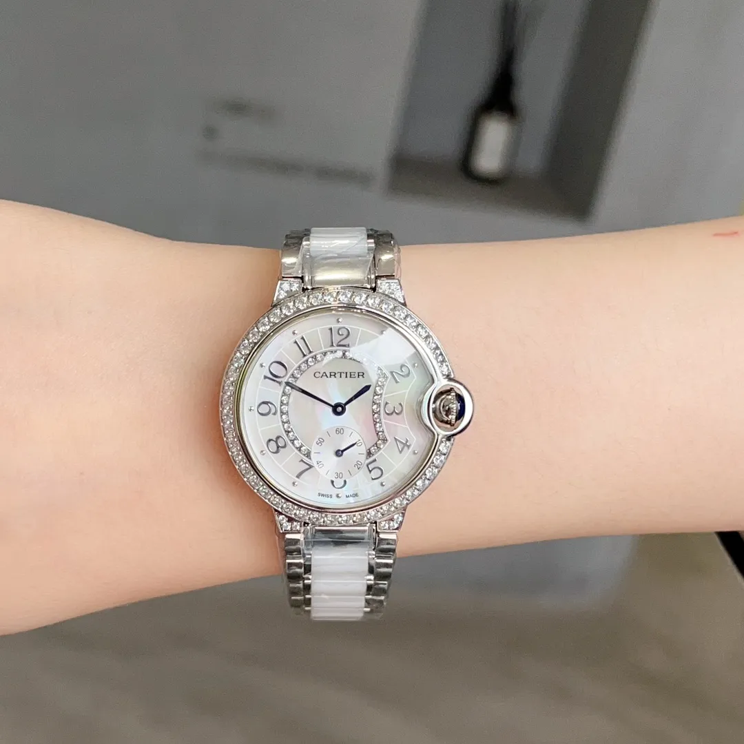 【Purchasing quality】💰1240! Cartier ceramic watch strap, luxurious and noble temperament, it has to be [Love] Cartier women's blue balloon luxury series, quartz watches are shipped in the same color [color], pearl shell surface, time flows, special process cut diamonds 💎 inlaid ring, personality, perfect, equipped with original imported quartz movement, accurate travel time, Cartier original snap buckle, diameter 36mm, thickness 8mm "Please pay attention to the exclusive background for detailed shooting"
