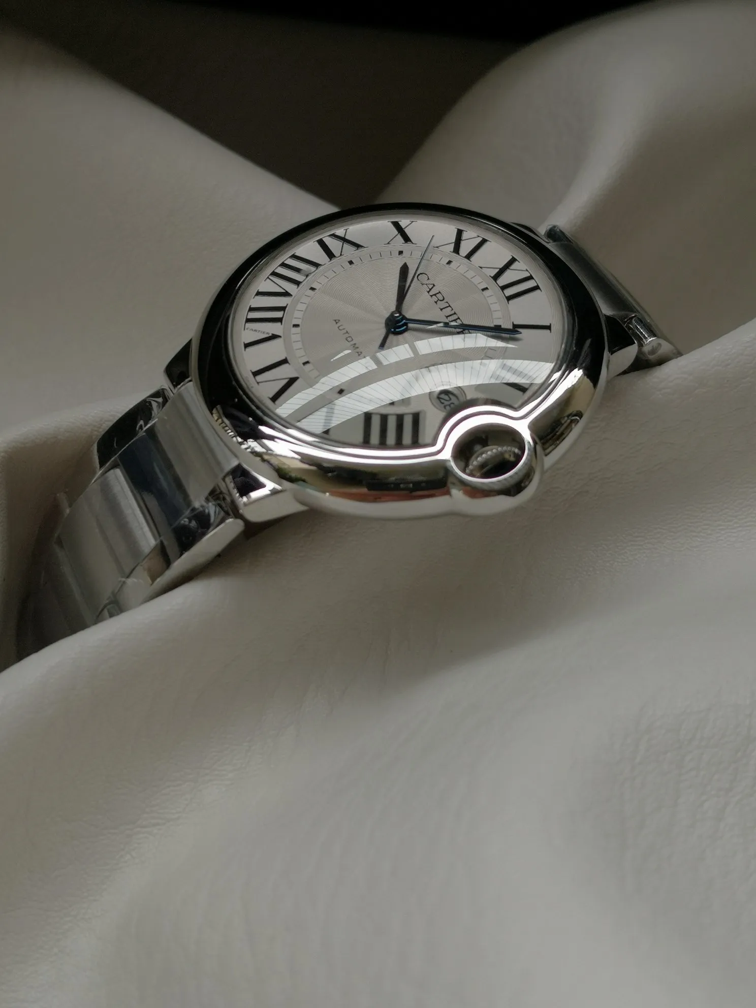 【High-end replica】💰1080! 【Taiwan Factory】💰1920! 【Top Replica】💰Private chat! Cartier Blue Balloon series watch (guilloché dial, 2824-2 fully automatic machine, 42 mm), pays tribute to the retrograde, God bless the world! This picture was taken as a top-notch replica!