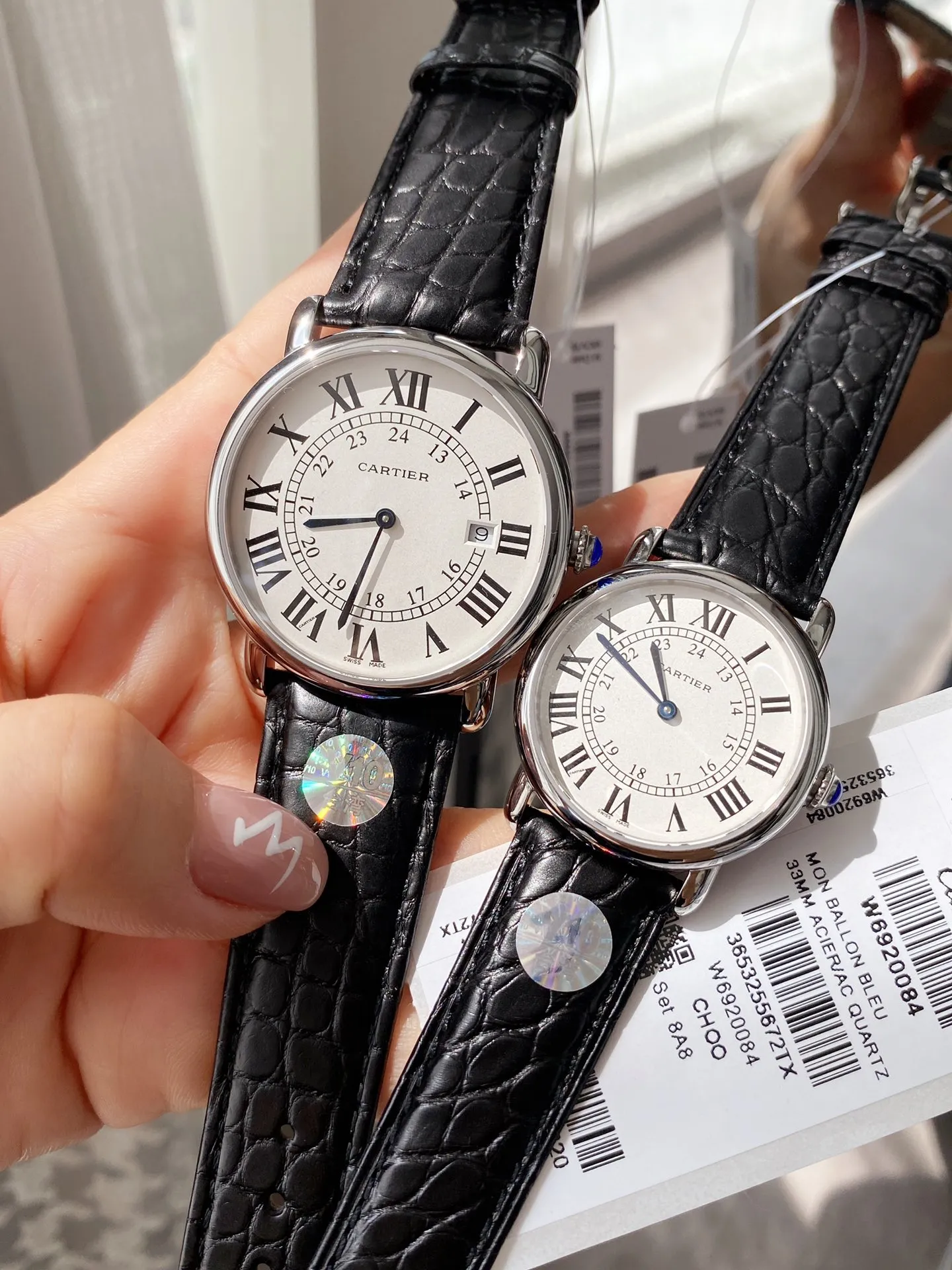 【Foreign Trade Import】💰1440! The highest version of the original model in the Cartier market, the Cartier London series couple watch! Diameter: 40mm for men, 29.5mm for small! Double sapphire glass (not other versions of flat glass). Made with genuine American crocodile leather and equipped with original Swiss Ronda quartz movement! Flash sale of all versions on the market, V10 is an ingenious work from the Taiwanese factory, it’s worth owning.