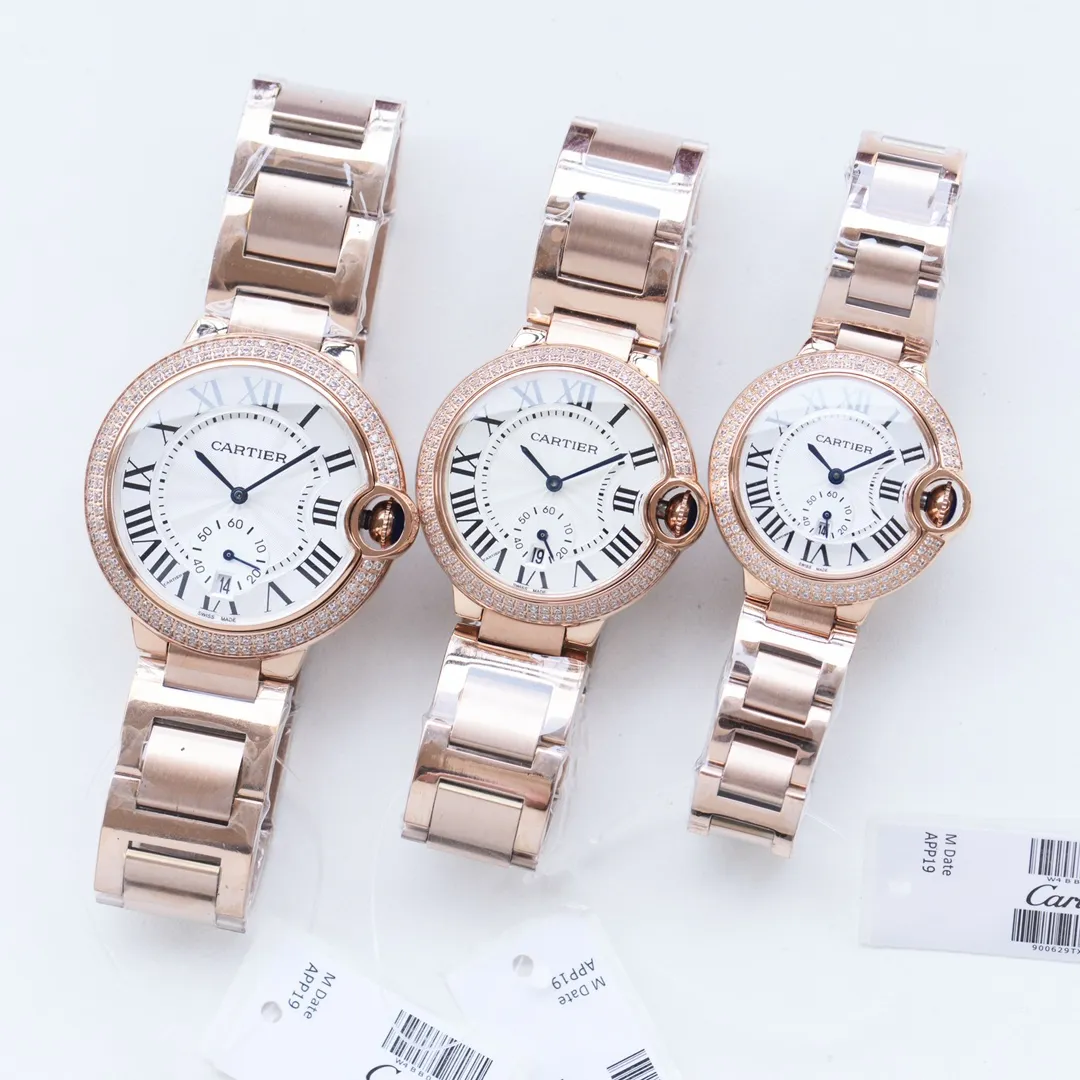 【Customized all-in-one machine】💰1720! Three sizes in one produced by Taiwan factory, size 33mm 36mm 42mmCartier Cartier Blue Balloon Series: The new quartz watch has a two-hand and a half calendar display. The two-hand and a half small seconds dial with calendar function that watch lovers have been waiting for is now on the shelves. Double sapphire glass mirror, 316 stainless steel case, steel blue sword-shaped hands, water drop fisheye effect sapphire mirror 3 o'clock glass opening🈷️Tooth reflection, Italian imported cowhide, 316 original steel belt, size 33mm 36mm42mm (bottom cover coded warranty card and hangtag three codes in one) individually packaged, Xiaohongshu recommends best-selling models, Douyin live broadcast popular models come to Long