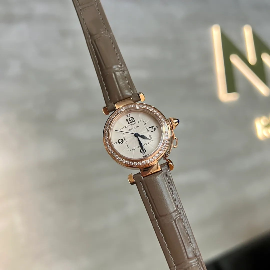 【High-end replica】💰1300! PASHADECARTIER Cartier Pasha series of watches, with a circle within a square, 35mm model, imported Swiss quartz movement, 316L stainless steel case, Italian calfskin strap, hardened steel blue luminous hands, very suitable for every woman!