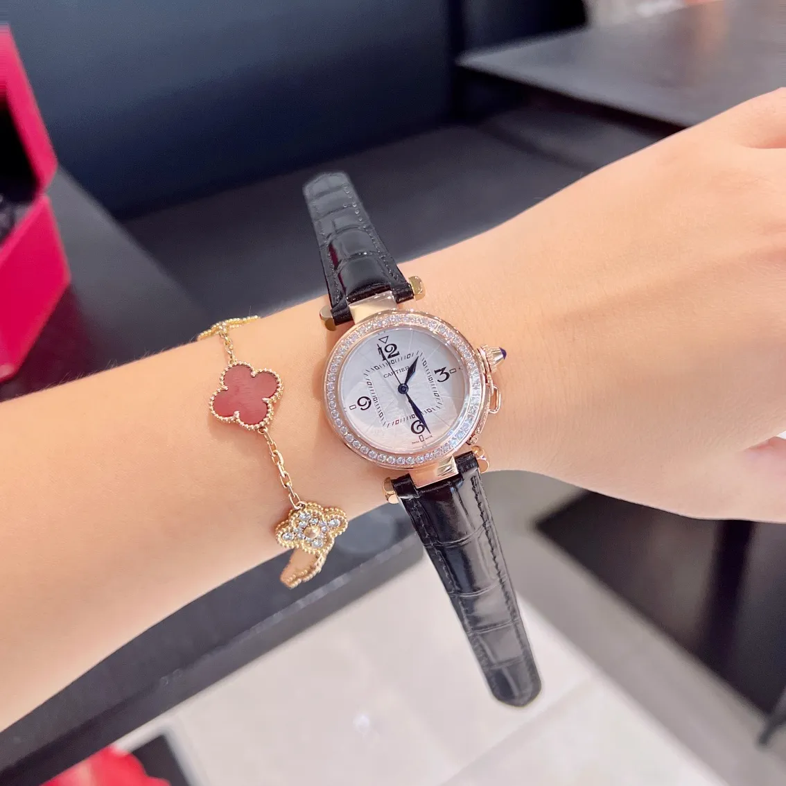 【High-end replica】💰1300! PASHADECARTIER Cartier Pasha series of watches, with a circle within a square, 35mm model, imported Swiss quartz movement, 316L stainless steel case, Italian calfskin strap, hardened steel blue luminous hands, very suitable for every woman!