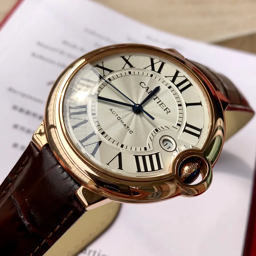 【Top replica】💰2800! CARTIER Cartier Blue Balloon, men's size ~ 42mm, the same shell and strap at the counter, and even every accessory can be interchanged with the genuine product, fully automatic mechanical movement, consistent with the counter, each piece has an independent identification number, double-shaped sapphire crystal fish-eye glass, high-definition sun pattern silver-plated panel, burnt steel blue needle quenched at 1600 degrees Celsius, drum-shaped head gems are fully penetrated by blue light, and are truly perfect in every detail!