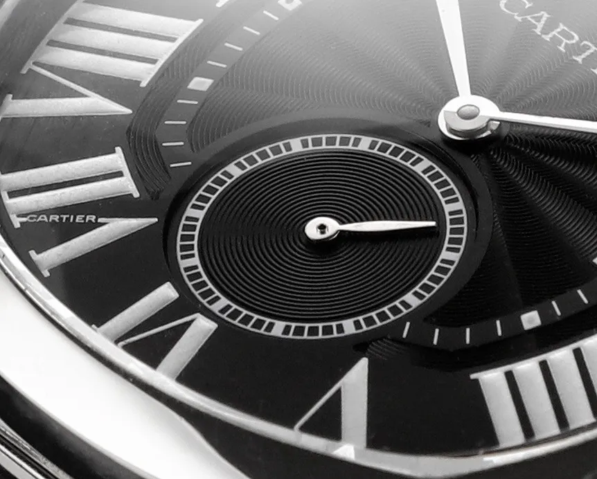 TW's new product is grandly launched [unparalleled, upright and elegant] TW's new product - Cartier Drive de Cartier series watches. The elegant and solemn pillow-shaped design combined with neat and generous line layout shows the masculine and unyielding charm of men. [Case] ​​Watch data 40mmX41mmX12mm (the thinnest on the market). The unique pillow-shaped case is top-notch in workmanship, and the clear and full arc lines are reproduced in place. TW strives for excellence to restore the experience closest to the original version for our watch friends. [Technical breakthrough] Seagull movement is used to modify the original Cal.1904-PS MC movement. The automatic rotor and large and small splints are all rhodium-plated. The position of the balance wheel is consistent with the original product, and the simulation is close to that of the counter. [Wonderful details] 1. The original mold is purchased exclusively in the market 2. The quenched blue steel hands are full and three-dimensional 3. The classic button lock pattern on the dial is delicate and coordinated 4. The 12 Roman logos are superimposed and printed, resulting in a round and neat effect. Calm and restrained, with superb craftsmanship, produced by TW, it adds a unique touch to your wrist.