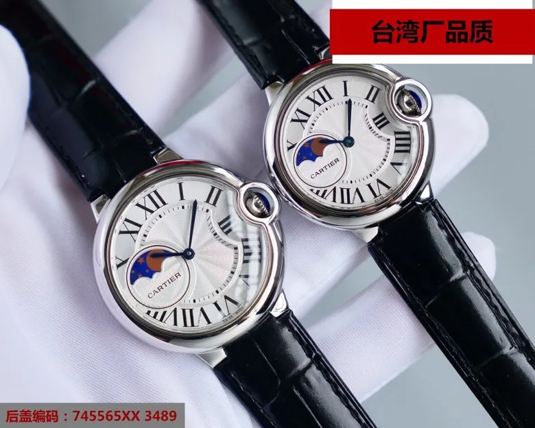 【Top replica】💰1920! [Taiwan Factory Star Series 762 Swiss Quartz Machine] 🌹Cartier Blue Balloon Series, this series of watches is famous for its delicate style and elegant style in the Cartier watchmaking industry. Of course, this watch must have such characteristics. The color of the stainless steel case makes the watch as light as a balloon, and the blue crown seems to have disobediently deviated from the original planned trajectory, like a playful couple. The Roman numerals on the dial look retro and deep, decorated with guilloche patterns and sword-shaped hands. The entire watch gives people a delicate and considerate feel. Isn’t this what couples need? Water drop (fish eye bubble) sapphire glass mirror, highly waterproof, burnt steel blue pointer color, head curvature🎈