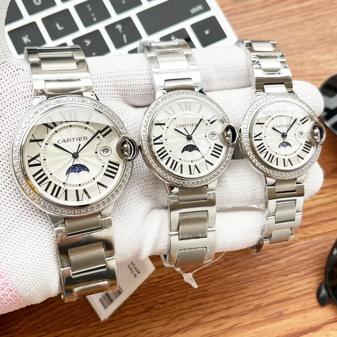 [High-end replica] 💰1720 each! Three sizes in one produced by Taiwan factory, size 33mm 36mm 42mm, Cartier Blue Balloon series: the latest quartz watch for couples, three-hand moon phase and star display, double sapphire glass mirror, 316 stainless steel case, steel blue sword-shaped hands, water drop fisheye effect sapphire mirror 3 o'clock glass opening🈷️Tooth reflection, Italian imported cowhide, 316 original steel belt, size 33mm 36mm42mm (bottom cover coded warranty card and hangtag three codes in one) individually packaged, Xiaohongshu recommends best-selling models, Douyin live broadcast popular models come to Long