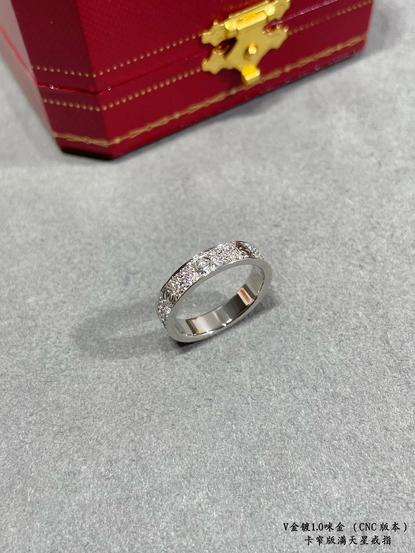 【High Quality】💰520! Cartier Narrow Version Gypsophila II CNC Hand-set Diamond Ring💍Every stone on the ring is set by hand. The refraction is visible to the naked eye👍 V gold material is plated with 1.0 micron gold layer. Production is very time-consuming. Poison Recommended