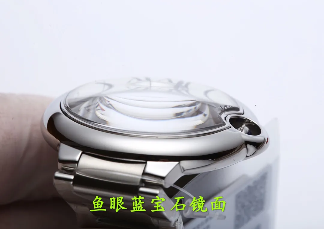【Customized all-in-one machine】💰1920! 【Top replica】💰3300! Cartier’s latest version 42mm blue balloon men’s watch! The heat is coming! Top quality polishing! Original blue spinel crown! The curvature of the case and the crescent shape are incomparable in texture! Perfect sapphire fish eye bubble crystal mirror with crescent moon 🌙 opening! Multiple sets of combined shell covers are rigorous, delicate and detailed! 3 degrees strong waterproof! The exquisite watch strap is polished and has a great feel! Genuine burnt steel blue hands! Using Swiss 2824 movement (zero maintenance)! Worth having! One watch, one number and one tag, three numbers in one! Scan the QR code to find out the authentic product! Welcome to taste! (Focus on original new machines) Focus is an attitude, produced by JH!