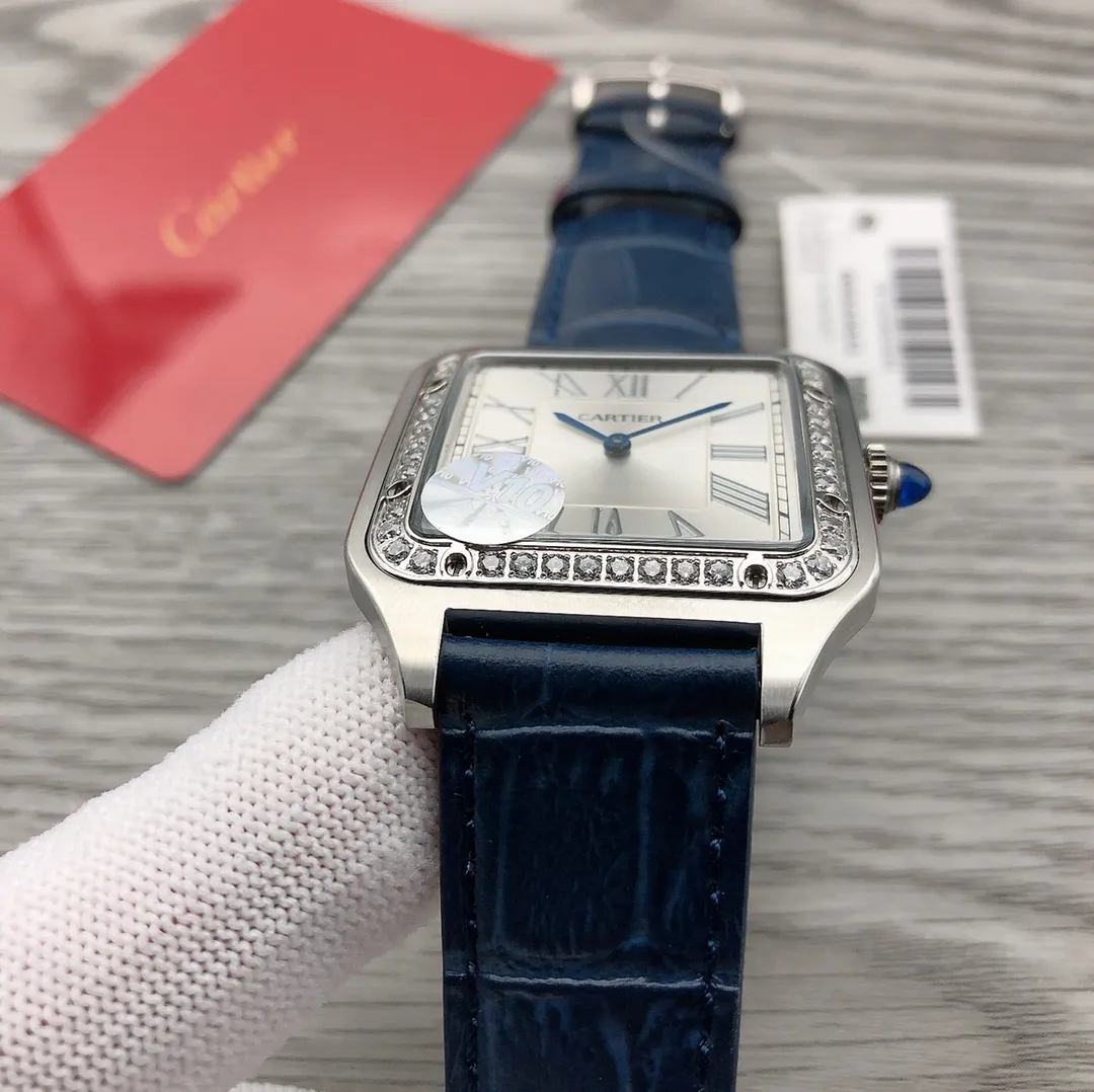 【Foreign trade import】💰1360! V10 Taiwan Factory [2020 latest masterpiece] Cartier K28 watch has many brilliant achievements in history! Among them, the Santos-Dumont series is the most legendary. The 2020 Geneva Watch Fair launched the new Santos-Dumont men's and women's watches. The design of the new series is in line with the Santos family, simple and pure!                     F1 Factory is currently the only one on the entire network to purchase men's and women's original Swiss watches (men's: 46*35mm, thickness 7.3, 43.5*31.4mm, thickness 7.3mm, women's: 38*27.5mm, thickness 7.3mm, depth waterproof, please look at the detailed picture of V10, it is not a common product in the market)