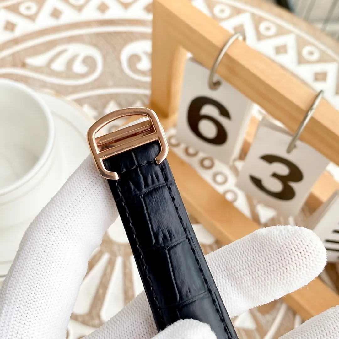 【Foreign trade import】💰1560! Cartier-Cartier ‼ ️Exquisite men's watches, noble and gentlemanly, excellent quality, hot selling all over the city. Using fully automatic mechanical movement, top-grade 316 stainless steel case, imported calfskin strap, mineral super mirror, size 46*13🔥Top quality products are constantly produced🔥