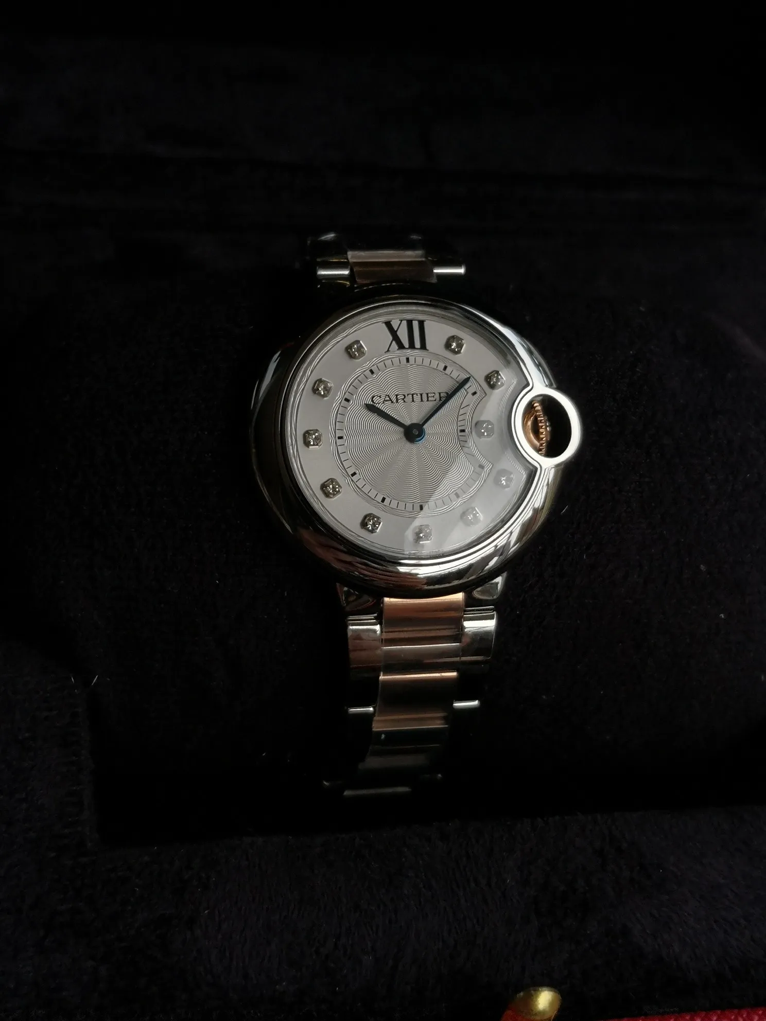 [High-end replica] 💰1160@ Taiwan factory 💰1760! Top replica 💰Private chat! Cartier Blue Balloon series watch (guilloché dial, sword-shaped blue steel hands, quartz, 33mm), pays tribute to the retrograde, God bless the world! This picture was taken as a top-notch replica!