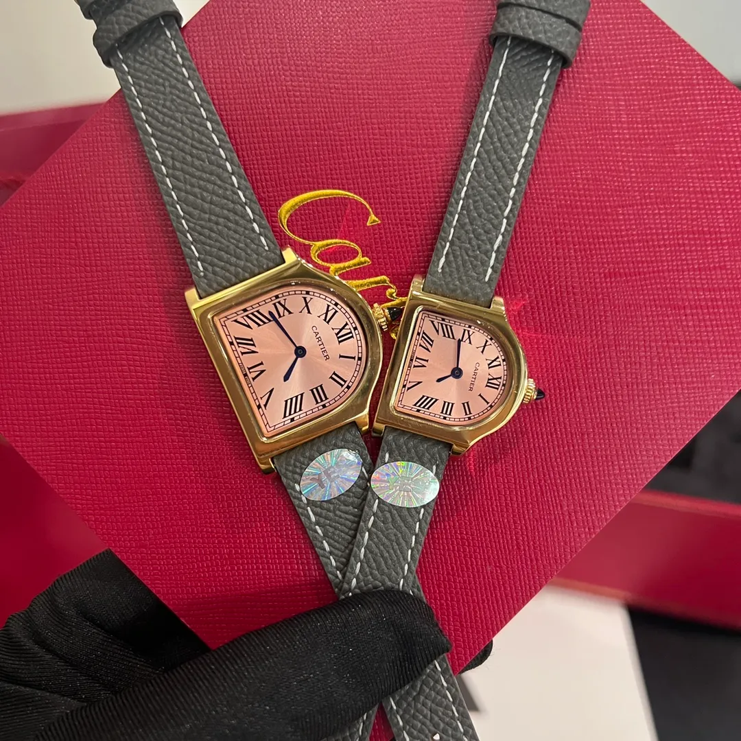 [High-end replica] 💰1120 each! Cartier clock series. The history of the Cartier Cloche watch can be traced back to 1920, and it is one of Cartier's least produced series of works. The watch gets its name from the peculiar shape of the case - it looks like a "desktop bell" when placed horizontally, and Cloche means "bell" in French. This special shape allows the case to stand on the table like a mini clock. Size large 30 mm small 24 mm