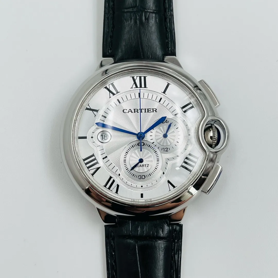 【Foreign trade import】💰1280! Cartier - CARTIER Blue Balloon Series W6920078 Model Case Size 42.6mm Thickness 12.5mm Multifunctional imported chronograph quartz movement Multifunctional chronograph watch designed for sports Built-in imported quartz stable movement Function 2 o'clock position button press to start counting 120 seconds 18 o'clock position one minute 2 o'clock position press to stop time 3 o'clock position small dial overall 24 hours Arch tempered glass mirror 316l stainless steel case Imported cowhide strap with original folding buckle. The tall design shows your charm.