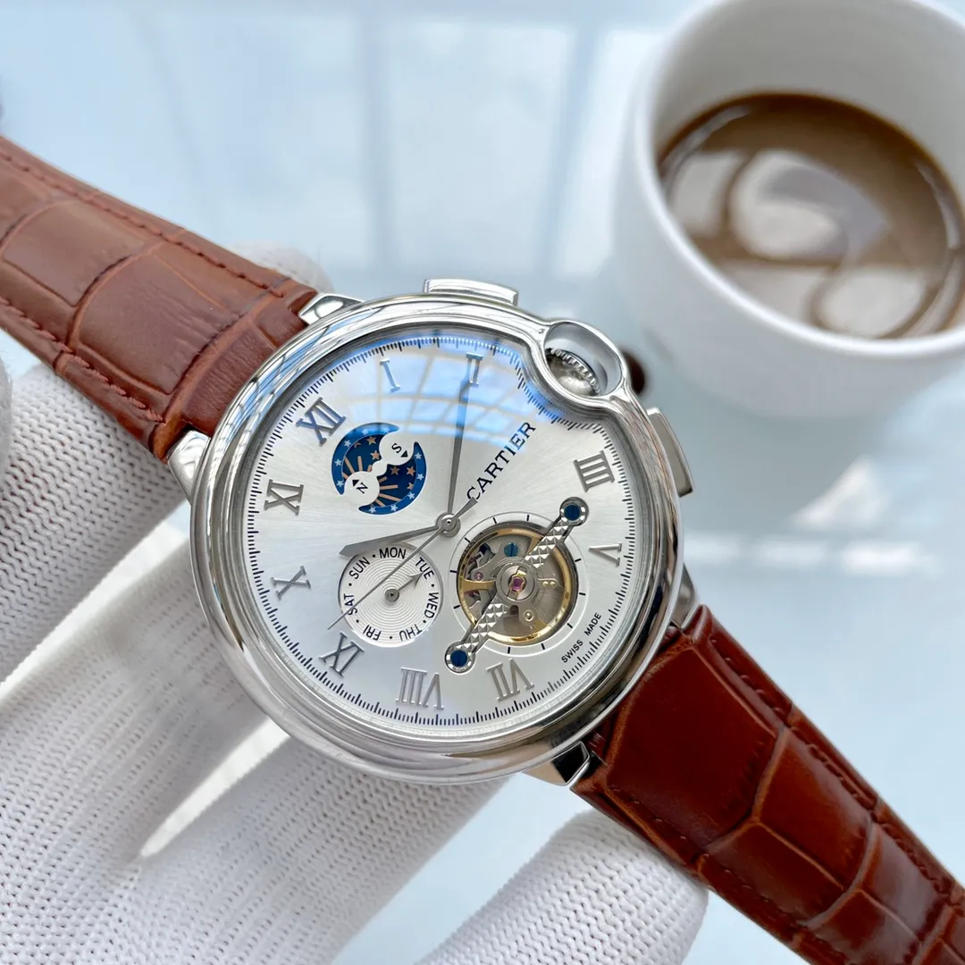 【Foreign Trade Import】💰1720! Cartier (extremely noble and wise work) 🔥Type: Exquisite men's watch (more excellent) 🔥Strap: Genuine leather strap (more durable) for real men 🔥Movement: super top mechanical movement (more stable) Perpetual and permanent 🔥Material: mineral super strong mirror (more wear-resistant) Smart style, strong sense of thickness, special design, return with honor Size: 43mm in diameter, 12mm thick, smart launch! Welcome to reprint!