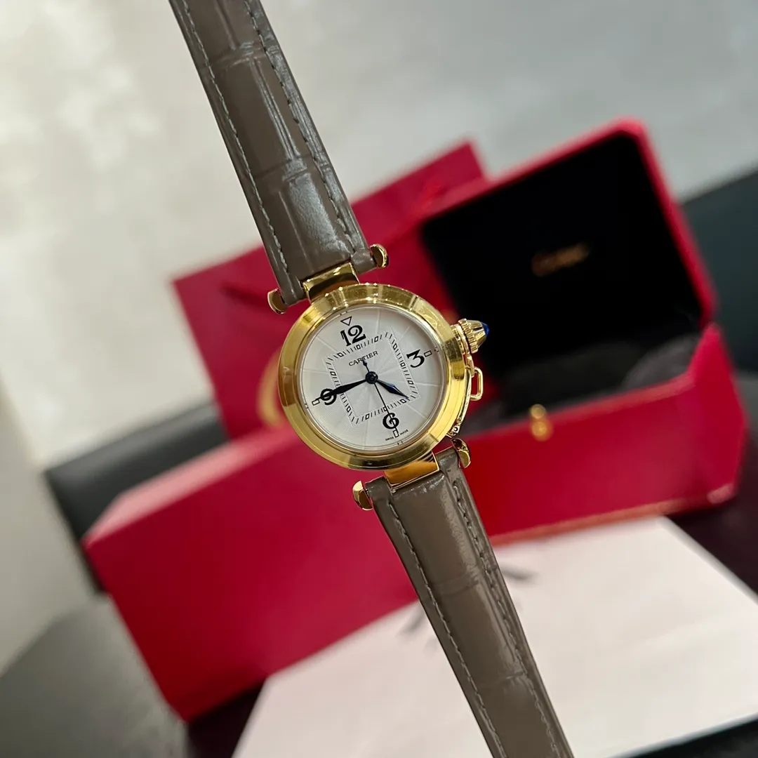 【High-end replica】💰1300! PASHADECARTIER Cartier Pasha series of watches, with a circle within a square, 35mm model, imported Swiss quartz movement, 316L stainless steel case, Italian calfskin strap, hardened steel blue luminous hands, very suitable for every woman!