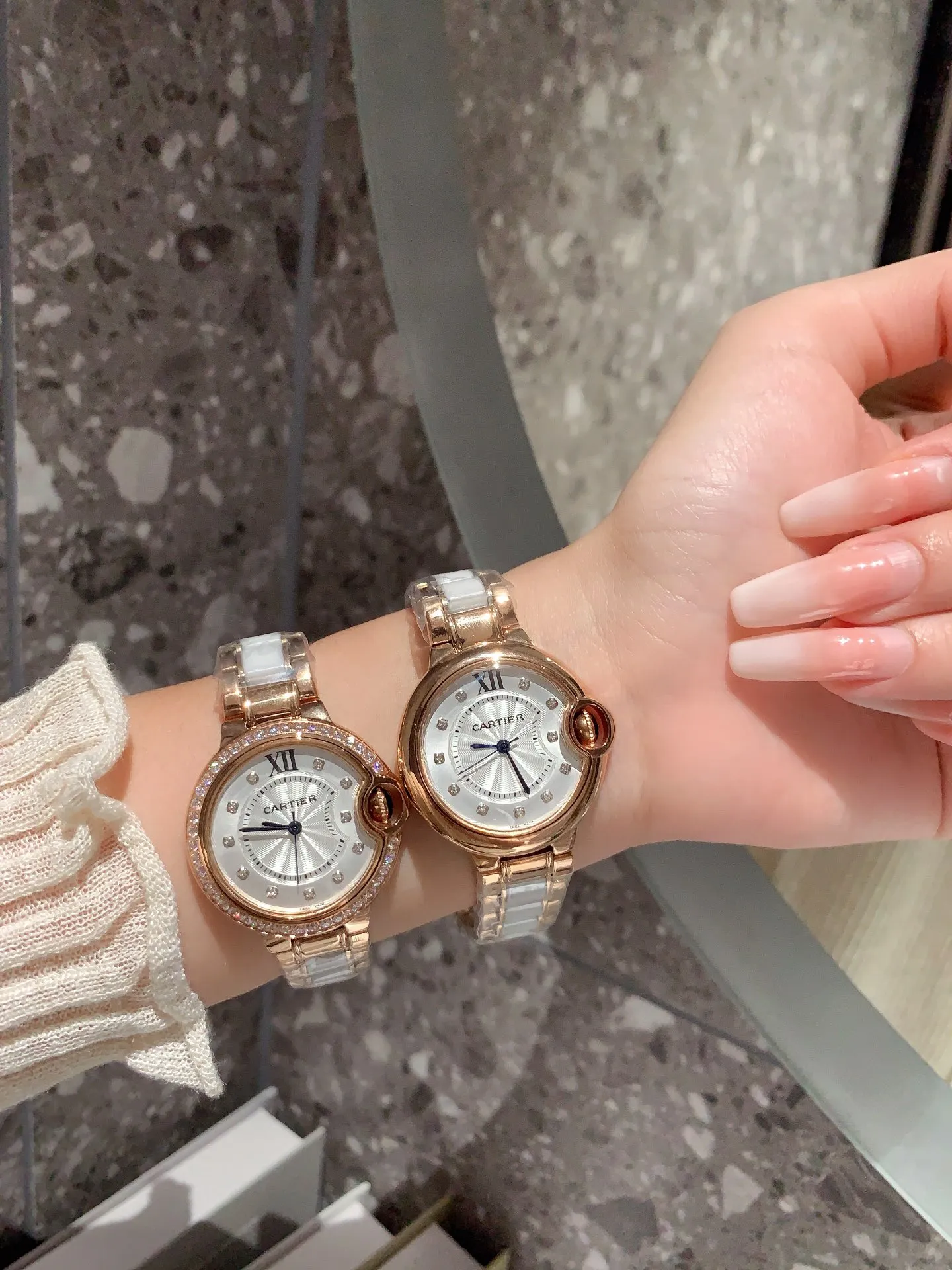 【High-end replica】💰1360! Cartier women's watch Blue Balloon, exquisite 33mm quartz watch, traditional three-hand design, starry sky running, time flowing, special craftsmanship with diamonds, perfect personality, paired with fish-eye glass, accurate travel time