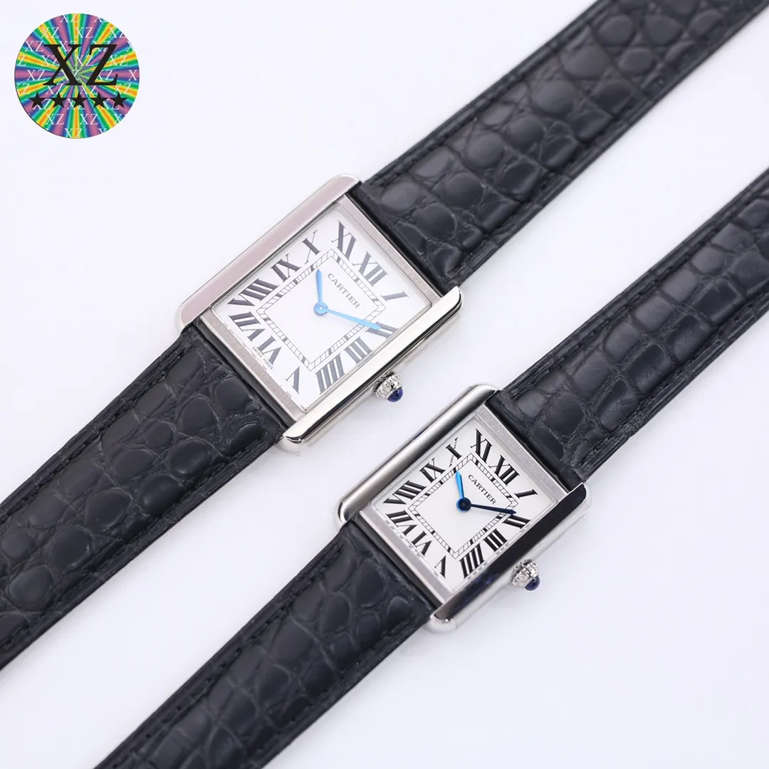 【Top Replica】💰2760! Cartier Tank [Litchi Grain Cowhide] Quick-release raw ear original cowhide, following the previous re-engraving plan. Use original parts and assemble them to create a unique clone that can compete with the original product. TANK-SOLO invites all watch friends to appreciate it. [Case] ​​The square case contains the universe. It is very difficult to alternate between rounded corners and right angles in order to pursue the perfect effect. Every finished product reflects the watchmaker’s patience and perseverance in striving for excellence. [Wonderful details] The bullet-shaped spinel, silver-plated pearlescent dial and blued hands are all supplied by the original parts factory. Combined with other accessories, the degree of simulation is unparalleled. [Strap] The same as the original factory, maintaining the choice of two straps - 1. Mississippi alligator leather 2. Aishi style TOGO leather. The former has extraordinary texture and the latter is comfortable to wear. Small size 31mm✖️24mm. Thickness 5.55! Medium size 35mm✖️27mm. Thickness 5.55! Real shots of shipment. Factory quality! Welcome to reprint!