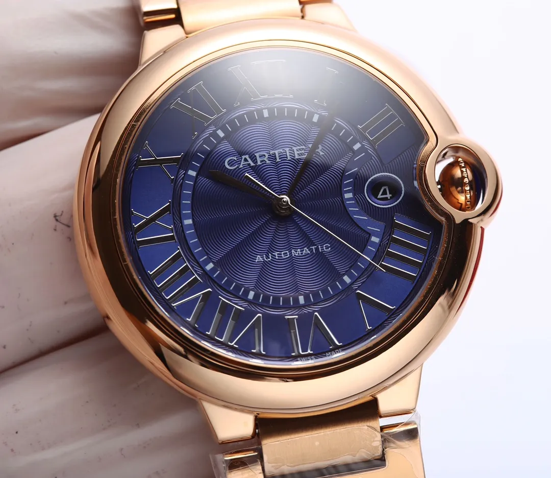 【Customized all-in-one machine】💰1920! 【Top replica】💰3300! Cartier’s latest version 42mm blue balloon men’s watch! The heat is coming! Top quality polishing! Original blue spinel crown! The curvature of the case and the crescent shape are incomparable in texture! Perfect sapphire fish eye bubble crystal mirror with crescent moon 🌙 opening! Multiple sets of combined shell covers are rigorous, delicate and detailed! 3 degrees strong waterproof! The exquisite watch strap is polished and has a great feel! Genuine burnt steel blue hands! Using Swiss 2824 movement (zero maintenance)! Worth having! One watch, one number and one tag, three numbers in one! Scan the QR code to find out the authentic product! Welcome to taste! (Focus on original new machines) Focus is an attitude, produced by JH!