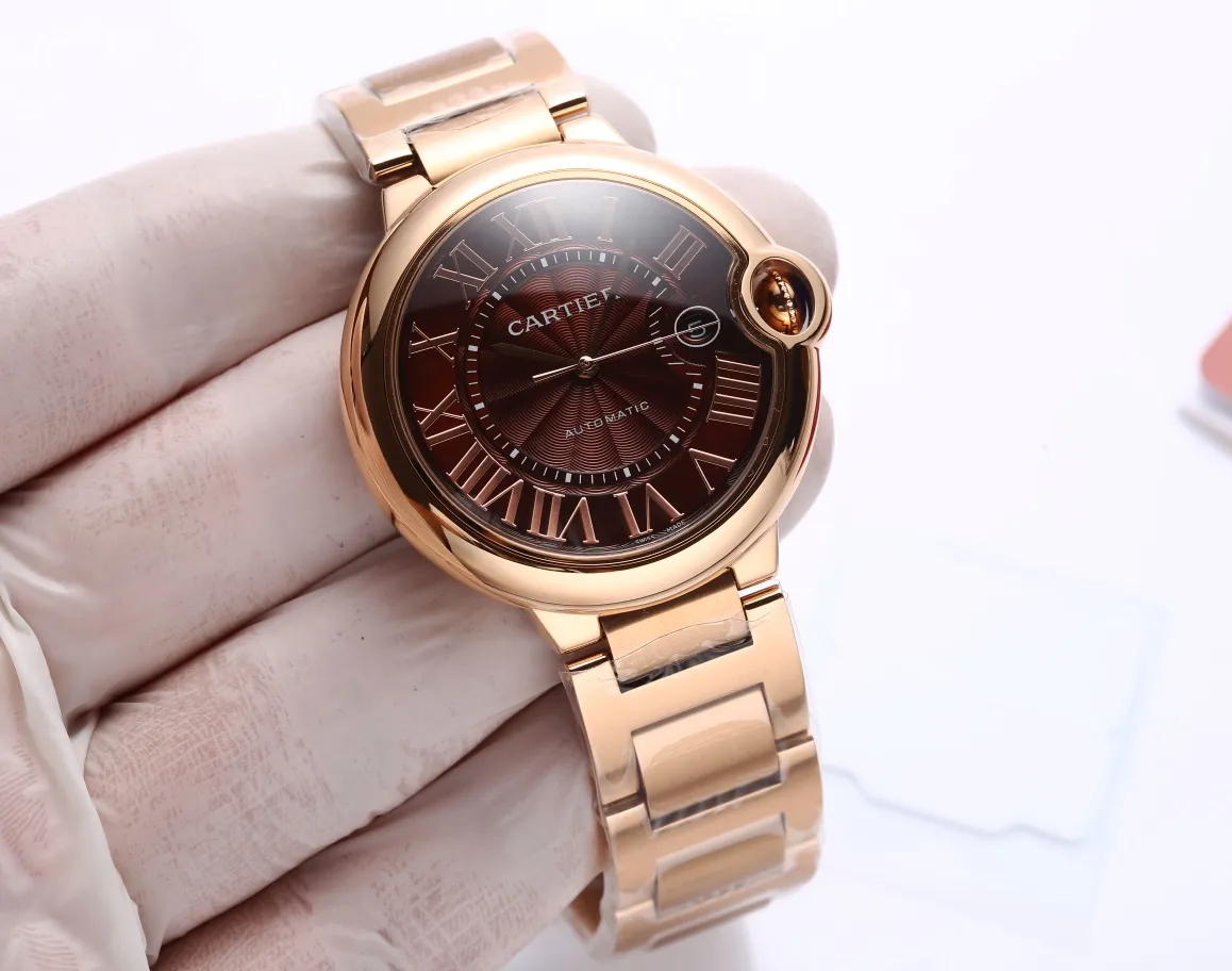 【Customized all-in-one machine】💰1920! 【Top replica】💰3300! Cartier’s latest version 42mm blue balloon men’s watch! The heat is coming! Top quality polishing! Original blue spinel crown! The curvature of the case and the crescent shape are incomparable in texture! Perfect sapphire fish eye bubble crystal mirror with crescent moon 🌙 opening! Multiple sets of combined shell covers are rigorous, delicate and detailed! 3 degrees strong waterproof! The exquisite watch strap is polished and has a great feel! Genuine burnt steel blue hands! Using Swiss 2824 movement (zero maintenance)! Worth having! One watch, one number and one tag, three numbers in one! Scan the QR code to find out the authentic product! Welcome to taste! (Focus on original new machines) Focus is an attitude, produced by JH!