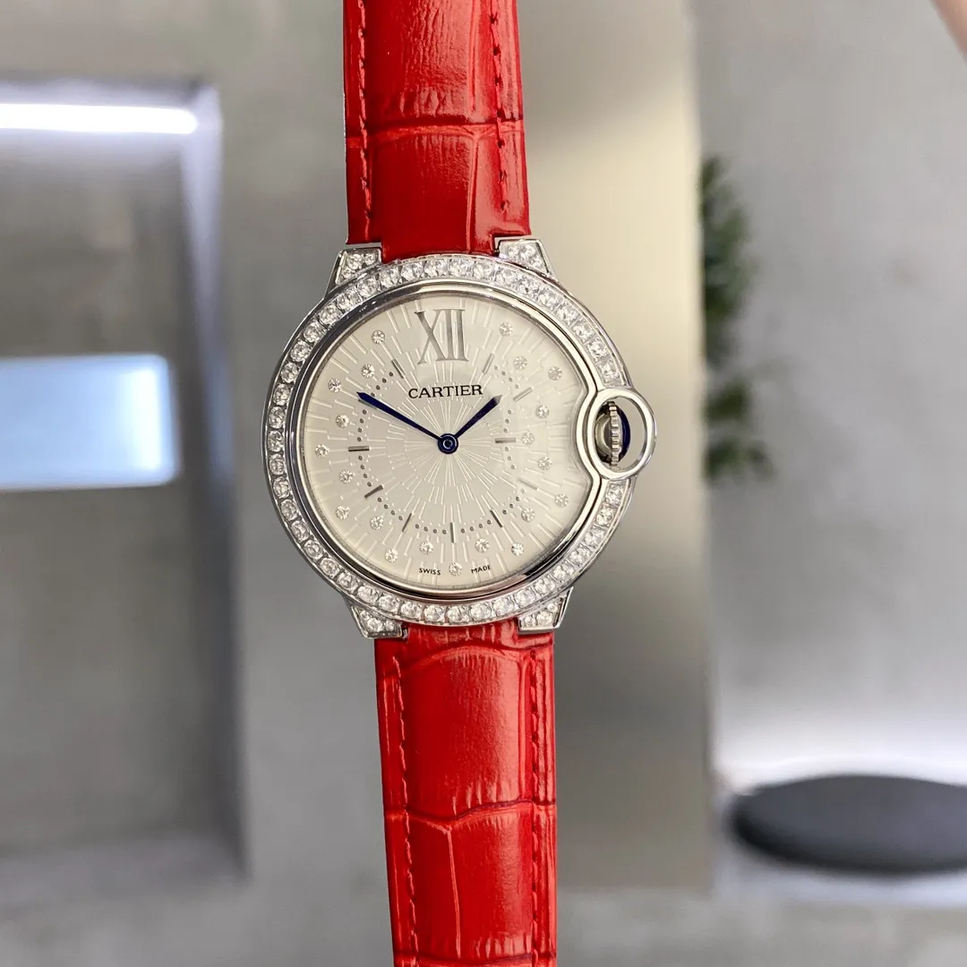【High-end replica】💰1160! 2022 latest [CARTIER] Cartier Blue Balloon-Ballon Blue De Cartier series🔥hot-selling item, 316L stainless steel case, fancy hand-set diamonds, dial design is like shooting stars🌠scattered on the ground🎆, full of sparkle, imported quartz movement, color is super white, and the beauty and temperament flash by waving your hands🌌Original folding clasp, size: 36mm