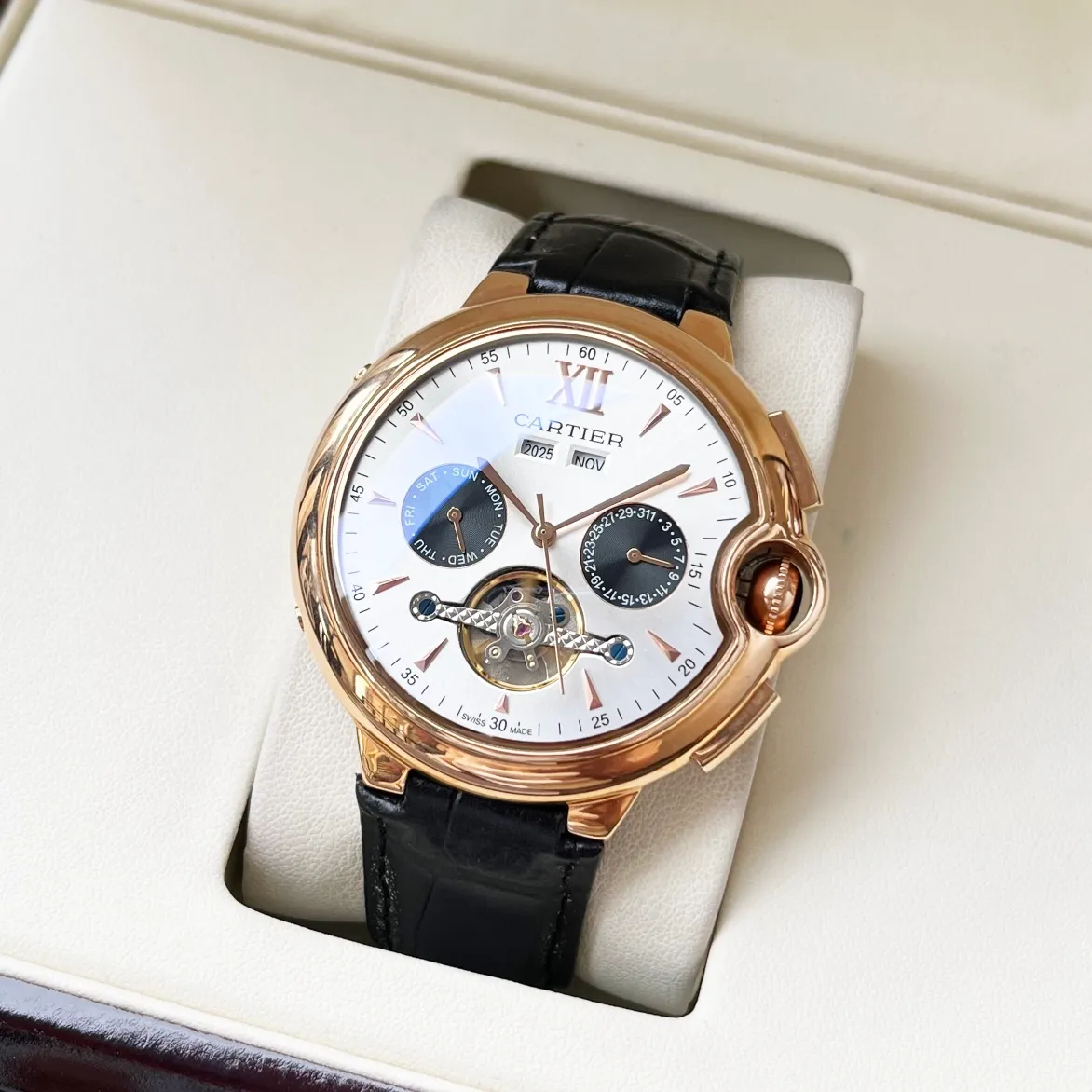 【High-end replica】💰1440! Cartier Men's Watch Fully Automatic Mechanical Movement Mineral Strengthened Glass 316L Stainless Steel Case Genuine Leather/Stainless Steel Strap Fashionable and Casual Business Necessary Size: Diameter 44mm Thickness 12mm