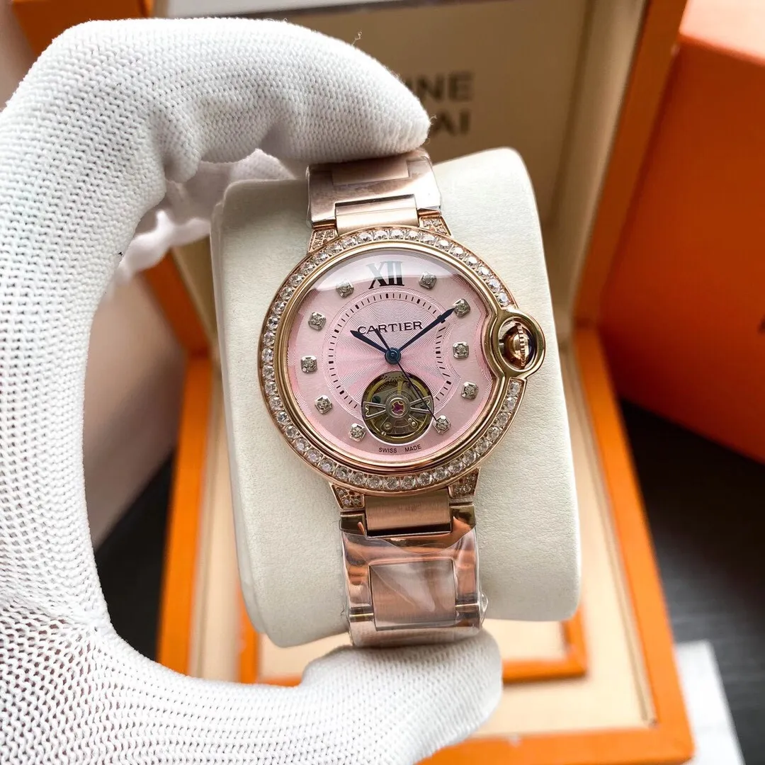 【Foreign Trade Import】💰1520! The Cartier Blue Balloon series and tourbillon mechanical women's watches are now on the market, exuding fashionable beauty. The operation of the movement flywheel is clear at a glance, showing nobility and luxury. Paired with imported Italian calfskin, it perfectly blends classicity and innovation. The diameter is 36mm wide and the thickness is 11mm🔥The top products are constantly produced🔥