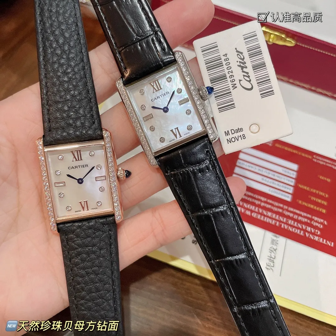 【High-end replica】💰1300! The new design of the Cartier Tank Solo square watch defeats the tradition and reaches a new height of beauty. 💋 Those who like square watches 🤗 can choose this Cartier tank. It is very cost-effective. Swiss quartz movement ✔Versatile size 25.5x33.7mm. The dial is made of high-grade mother-of-pearl. The dial is elegant and refined. Look for high quality!