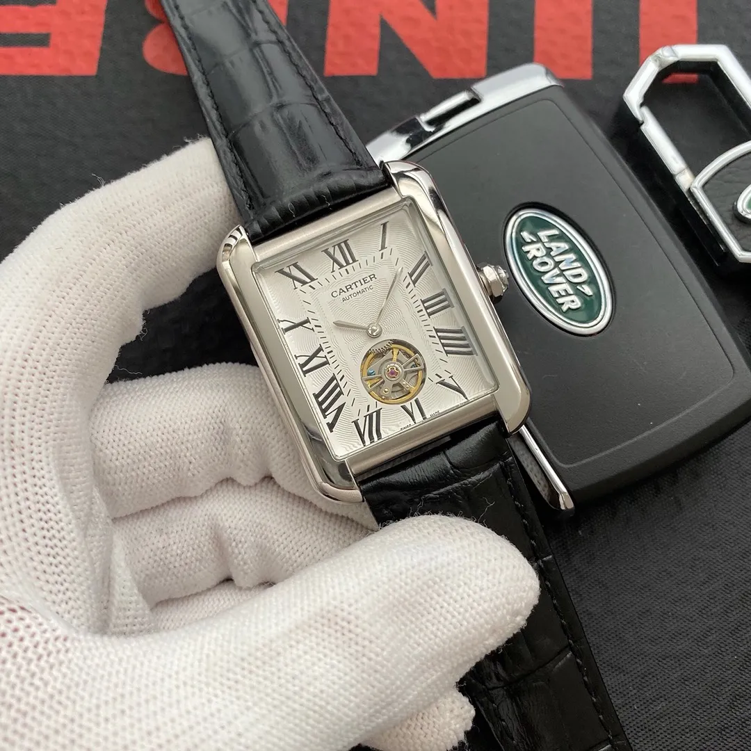 [Foreign trade import]💰1280 Cartier🔥Boutique recommendation🔥New small flywheel🔥 [Type]: Boutique men's watch [Material]: Made of 316L stainless steel [Movement]: High-end fully automatic mechanical movement [Mirror]: Mineral-strengthened glass (higher definition) Elegant taste Vast atmosphere Unique ingenuity A treasure for the wrist 🎈🎈 Shot with pure natural light Zero P picture🎬🔥🔥 Size: diameter 41mm, thickness 11mm Hot sale on the market! Welcome to reprint!