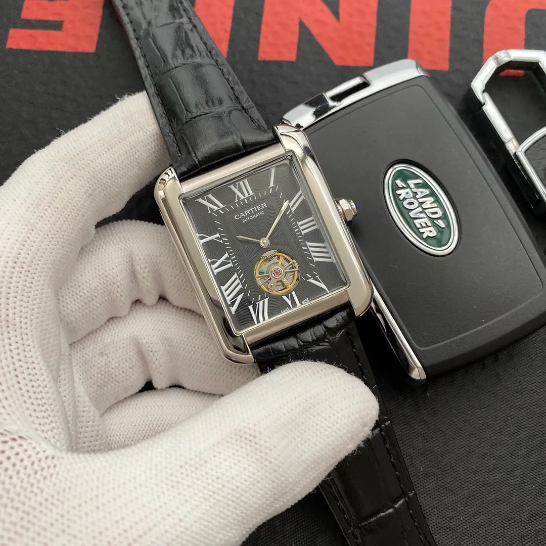 [Foreign trade import]💰1280 Cartier🔥Boutique recommendation🔥New small flywheel🔥 [Type]: Boutique men's watch [Material]: Made of 316L stainless steel [Movement]: High-end fully automatic mechanical movement [Mirror]: Mineral-strengthened glass (higher definition) Elegant taste Vast atmosphere Unique ingenuity A treasure for the wrist 🎈🎈 Shot with pure natural light Zero P picture🎬🔥🔥 Size: diameter 41mm, thickness 11mm Hot sale on the market! Welcome to reprint!