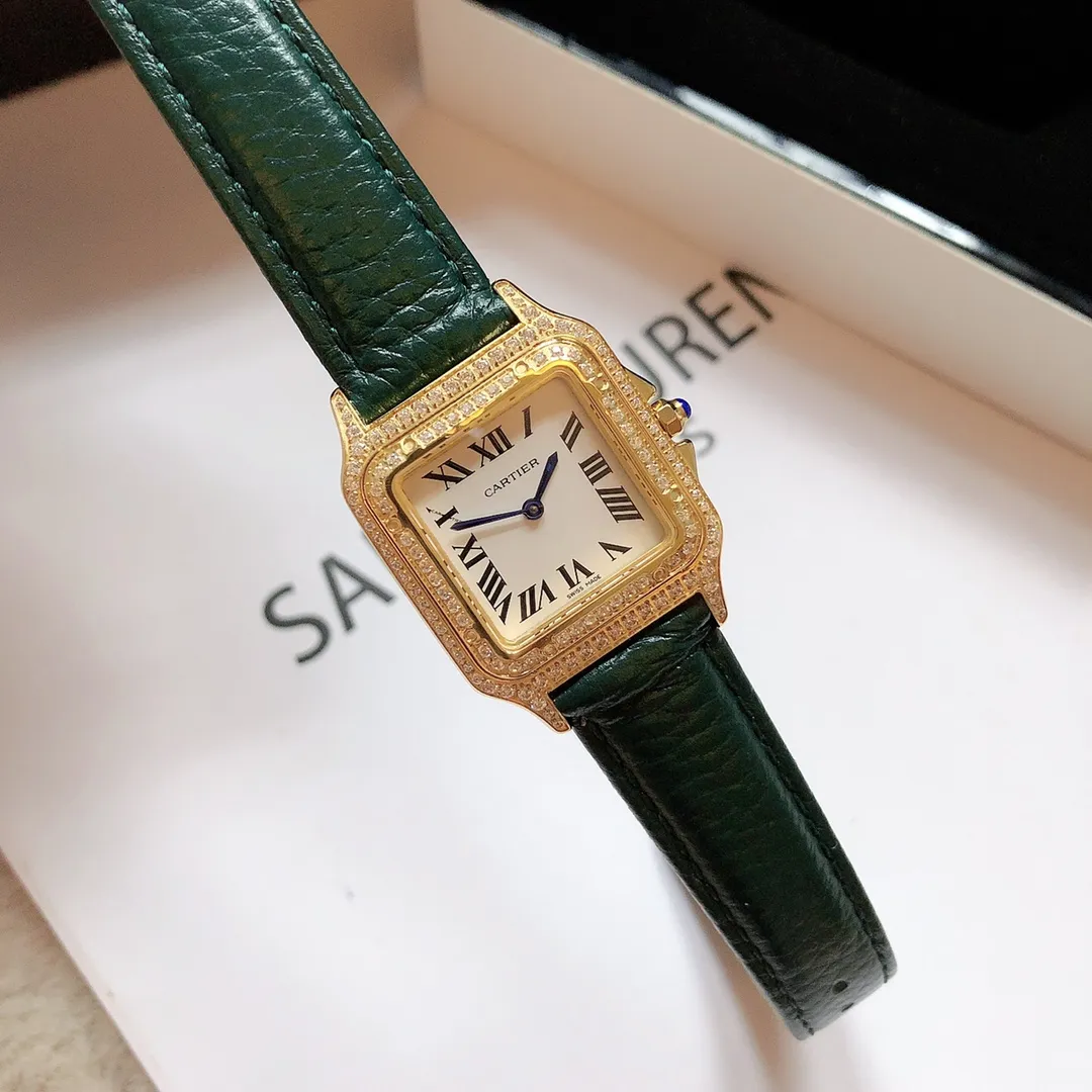 【Foreign trade import】💰1240! Cartier Panthère de Cartier cheetah watch, gorgeous and unruly, is the aesthetic style conveyed by Panthère de Cartier cheetah. Its lines are smooth, charming, soft and docile on the wrist, as if dancing on the skin. The unique shape highlights a mature, elegant, confident and attractive female image. The case is one-piece, 27mm medium size, equipped with original Swiss quartz movement, 316L stainless steel case, crown set with a synthetic blue spinel, silver-plated dial, sword-shaped blue steel hands